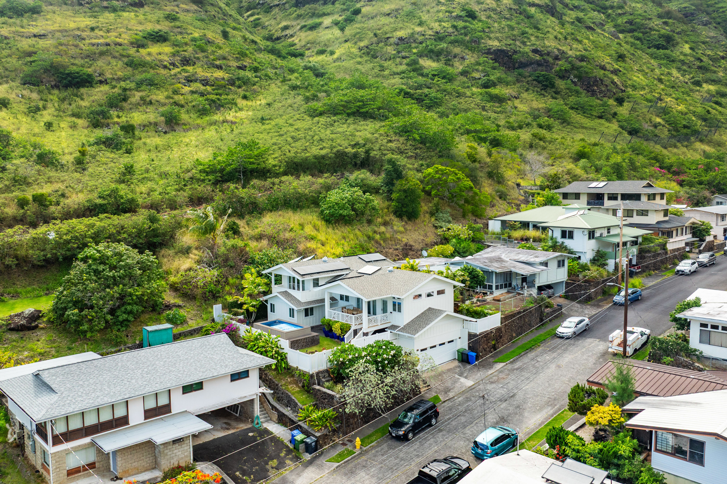 Honolulu, Hawaii, 96821, United States, 3 Bedrooms Bedrooms, ,3 BathroomsBathrooms,Residential,For Sale,1975355