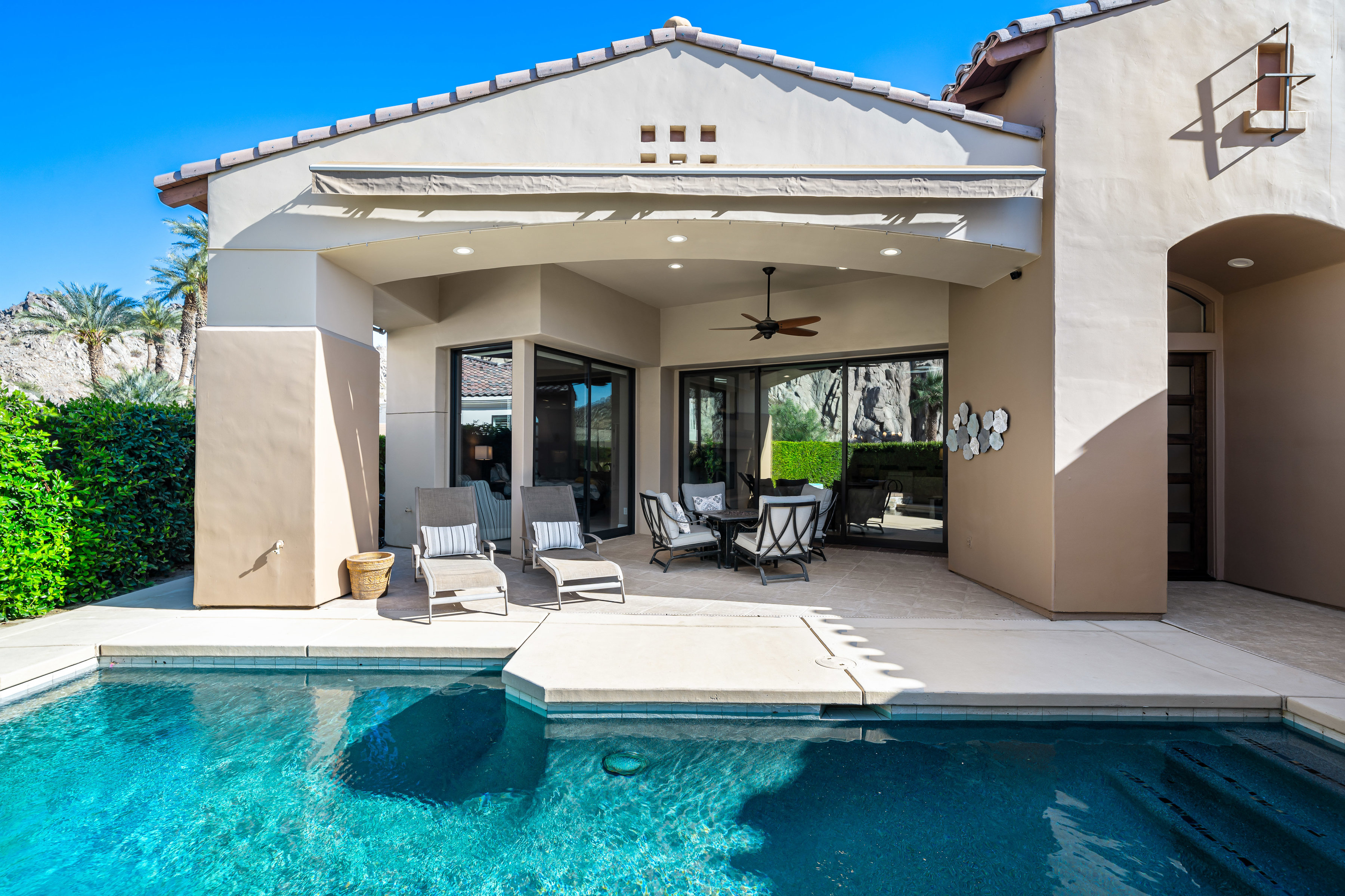  South Facing Gated La Quinta Pool Home - 物件實景