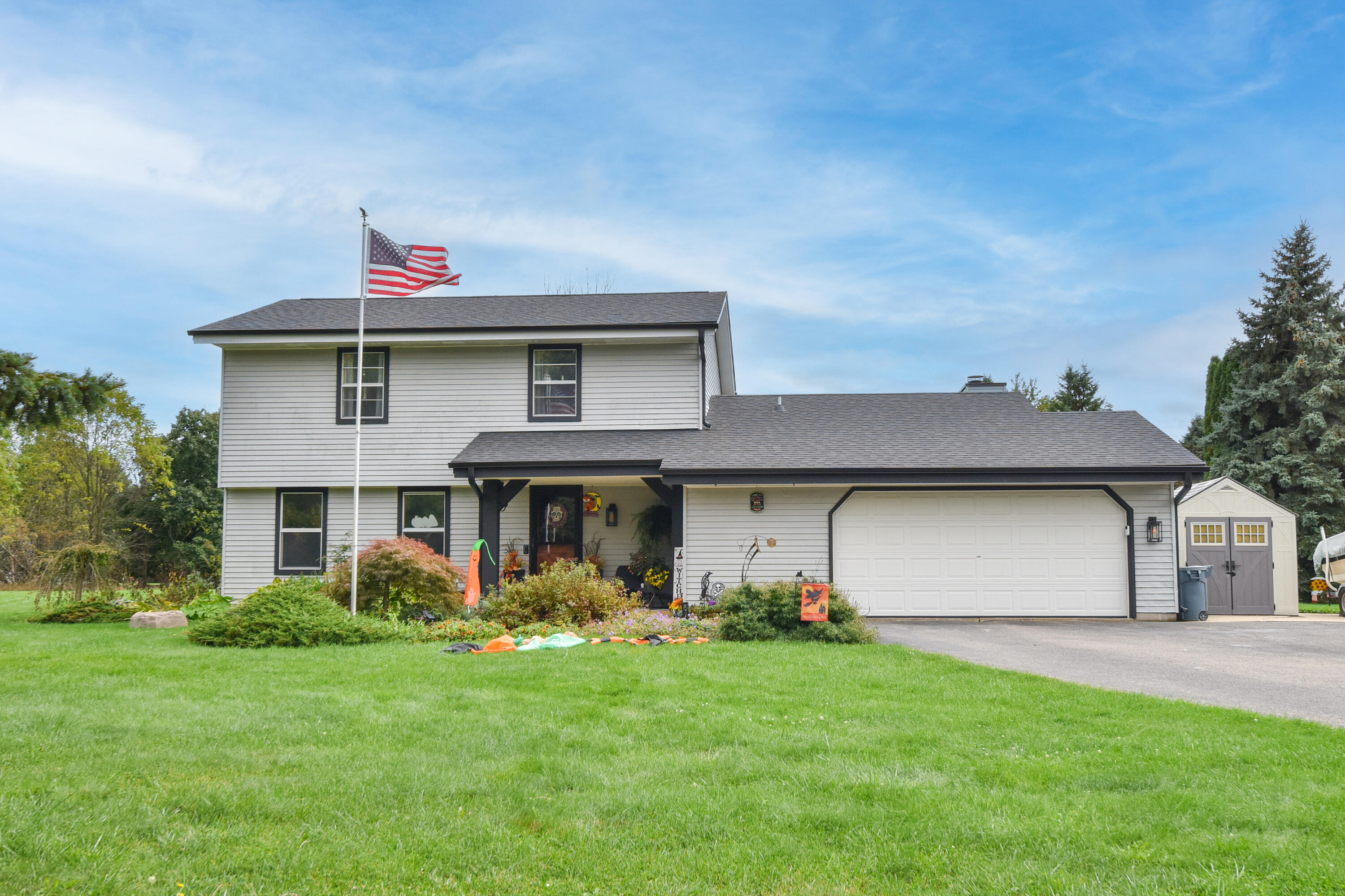 Merton, Wisconsin, 53066, United States, 4 Bedrooms Bedrooms, ,3 BathroomsBathrooms,Residential,For Sale,1987877