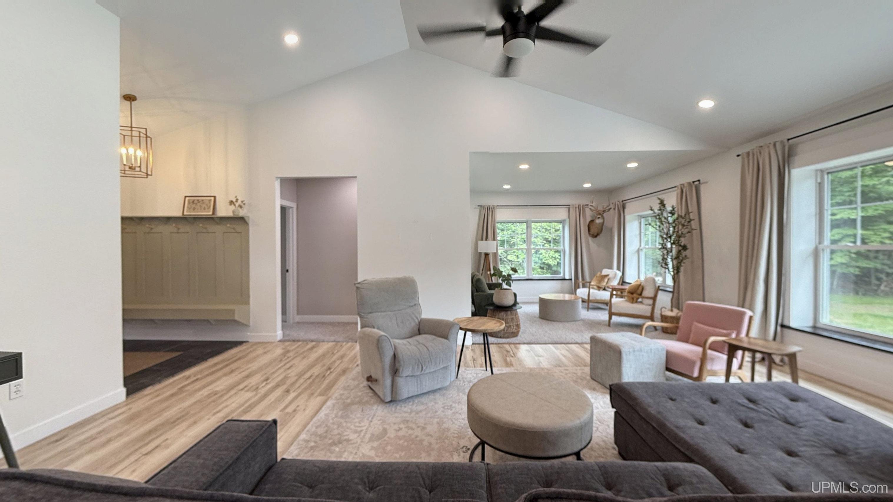 Hancock, Michigan, 49930, United States, 3 Bedrooms Bedrooms, ,3 BathroomsBathrooms,Residential,For Sale,1901071