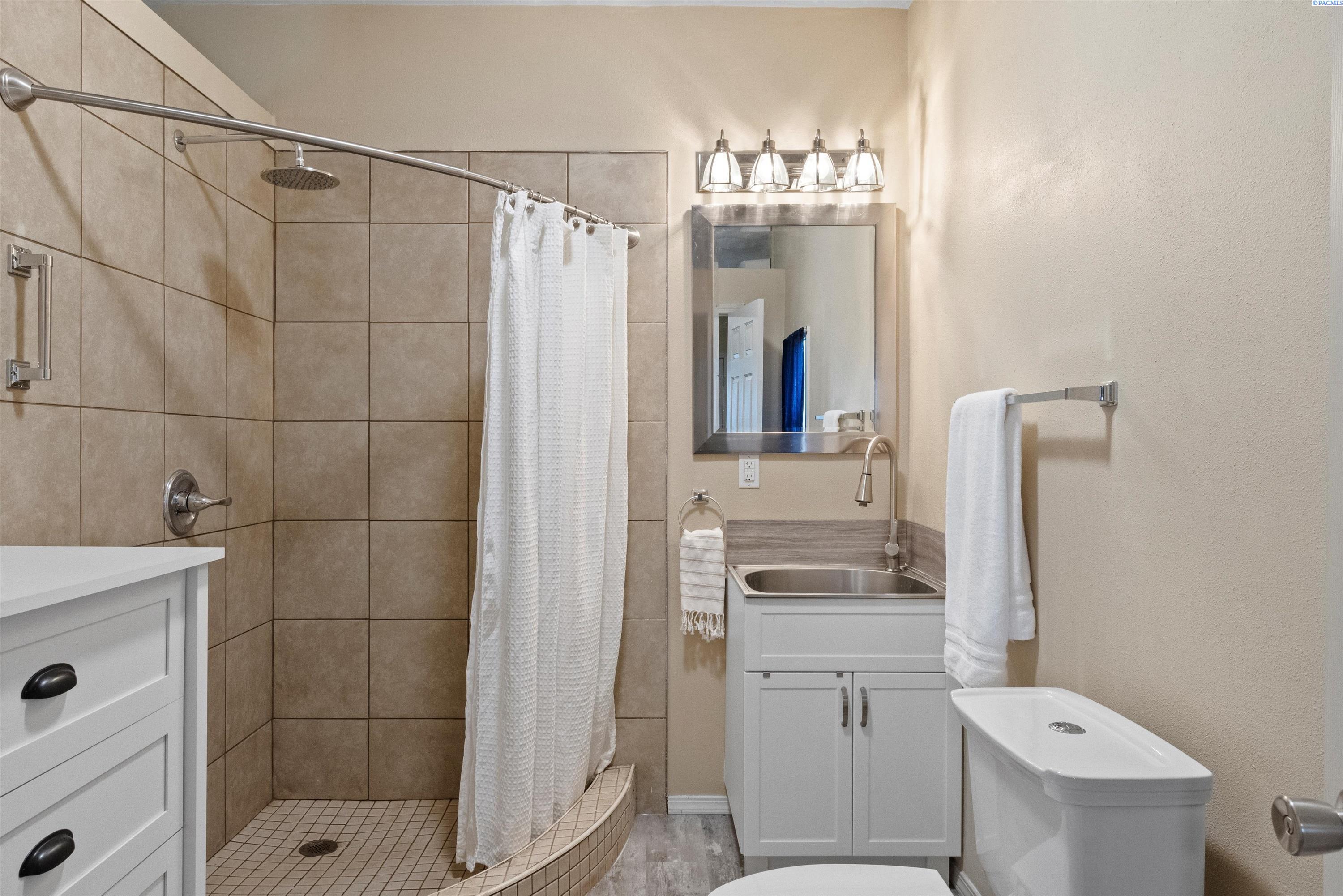 18228 SW Shore Avenue, Beverly, Washington, 99321, United States, ,Residential,For Sale,18228 SW Shore Avenue,1630879