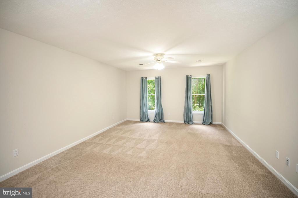 Stafford, Virginia, 22554, United States, 5 Bedrooms Bedrooms, ,4 BathroomsBathrooms,Residential,For Sale,1938309
