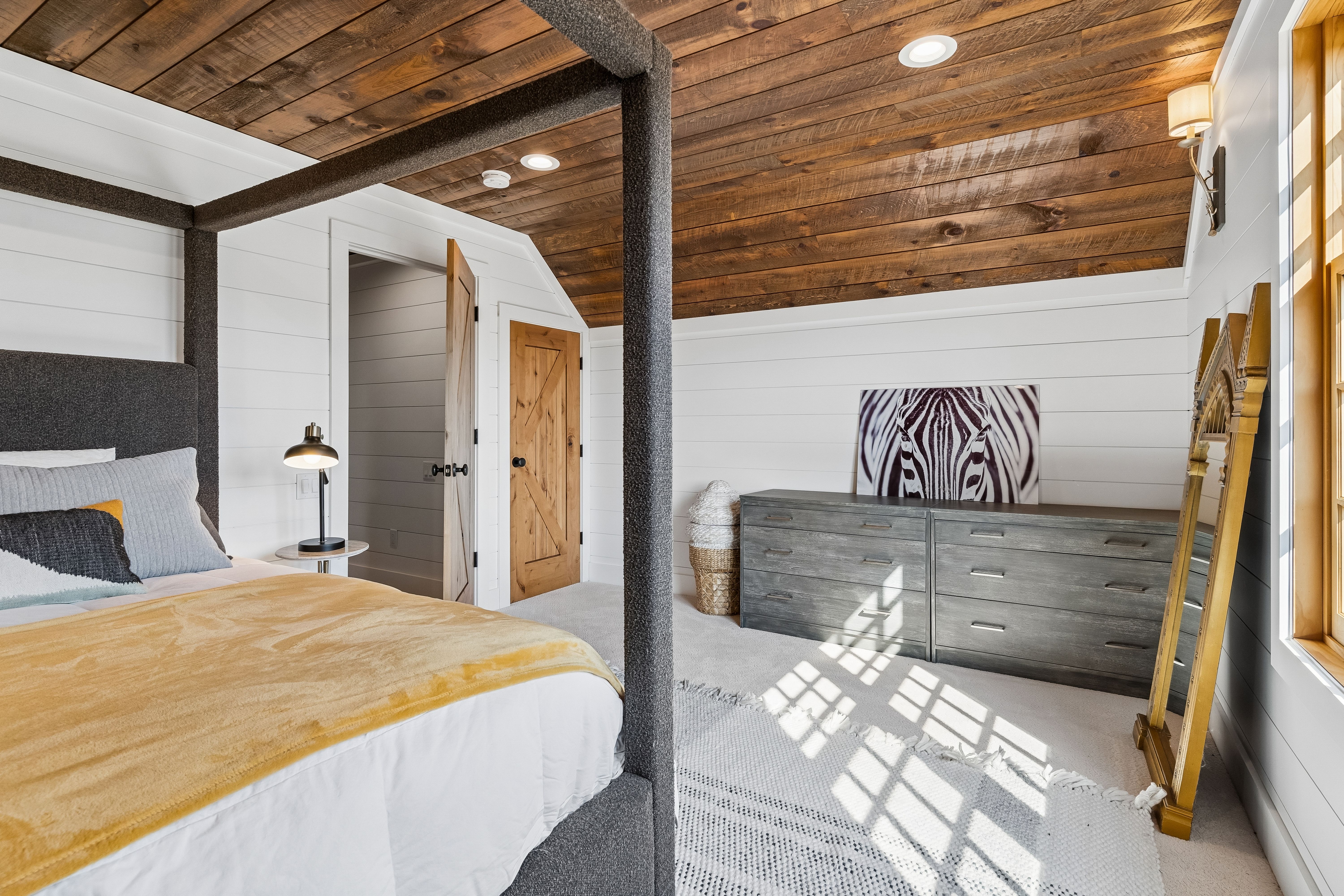  Crafted Living Across 160 Acres - 物件實景