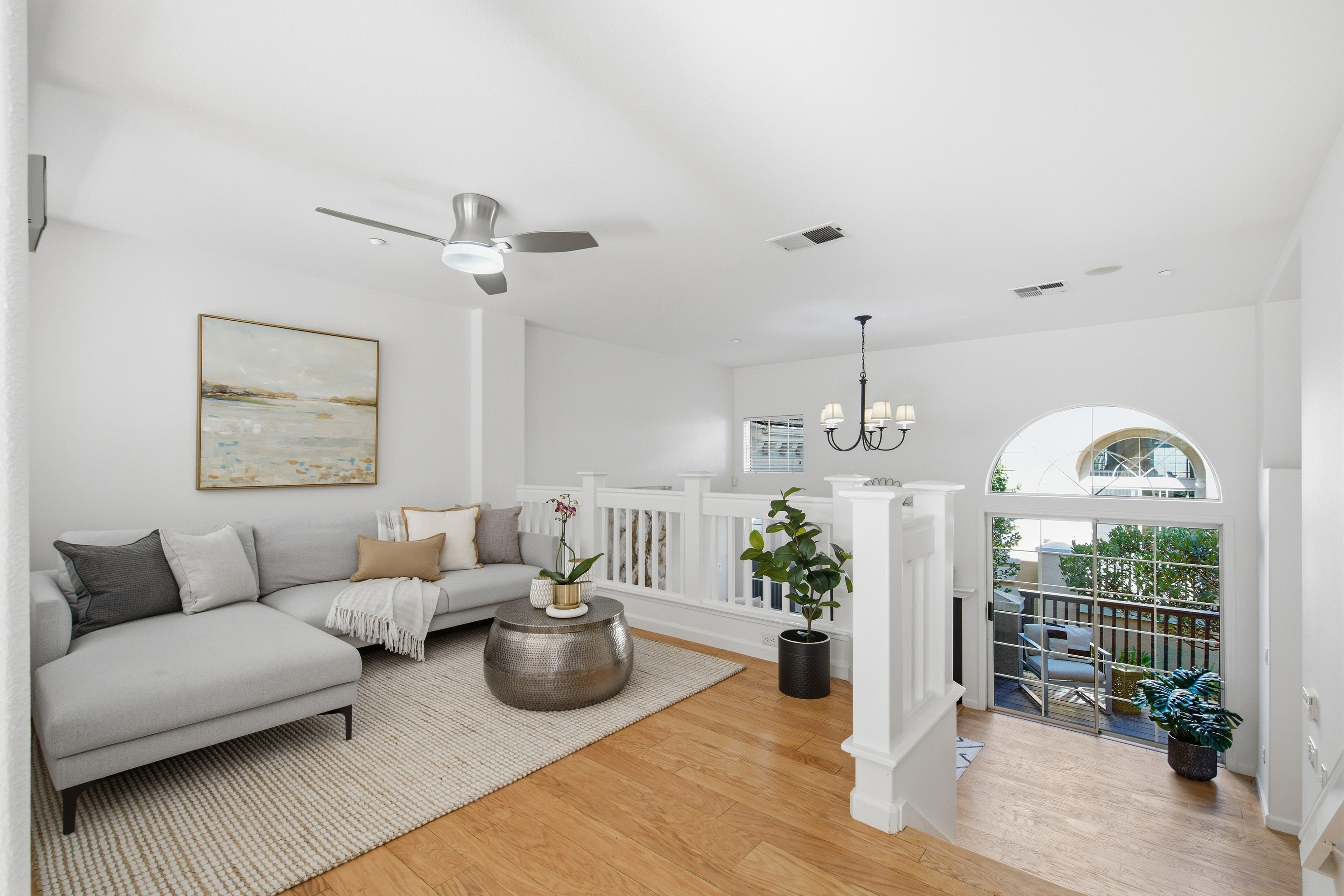  Beautifully Updated End-Unit with Reserve Views - 物件實景
