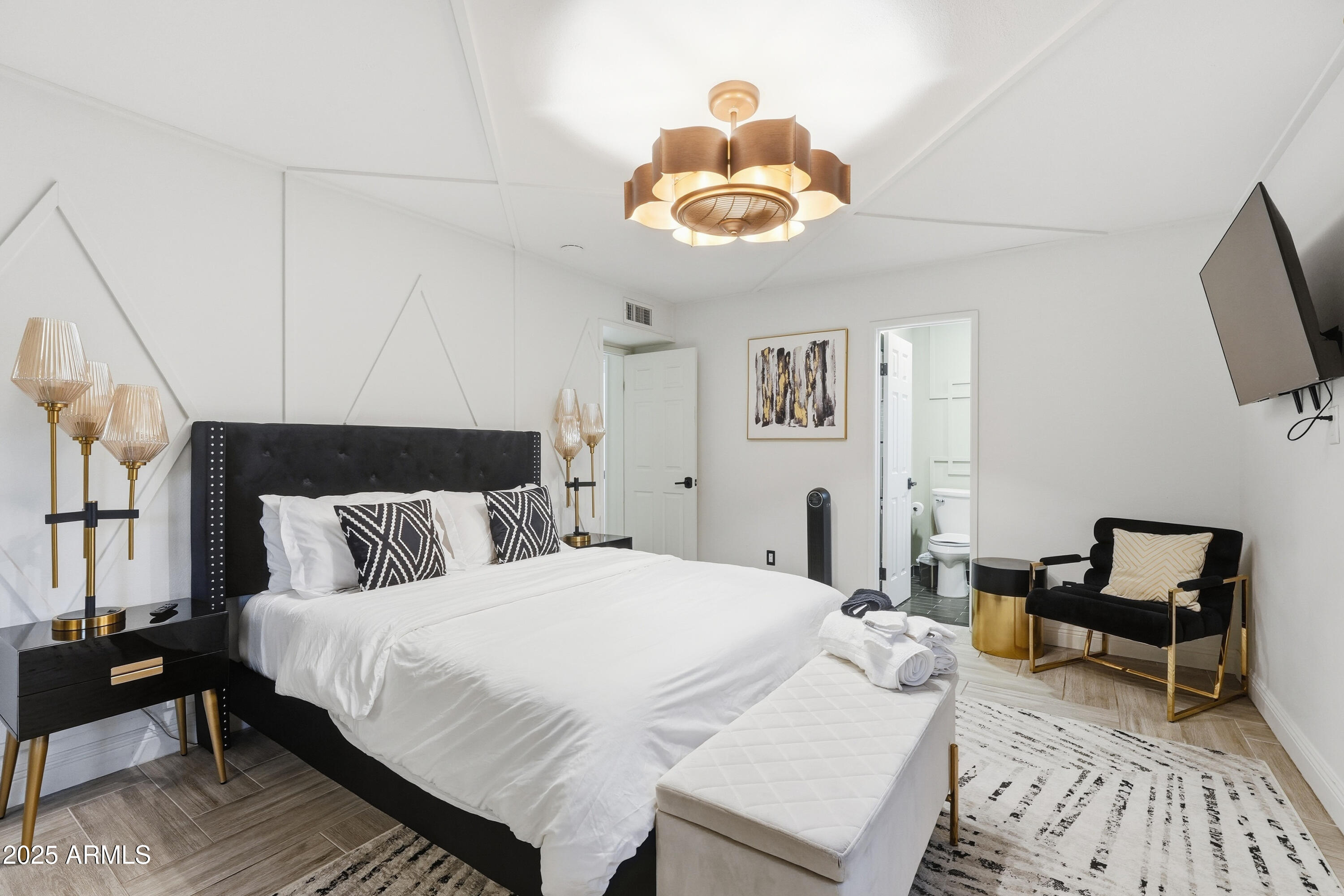 Scottsdale, Arizona, 85251, United States, 4 Bedrooms Bedrooms, ,2 BathroomsBathrooms,Residential,For Sale,2001861