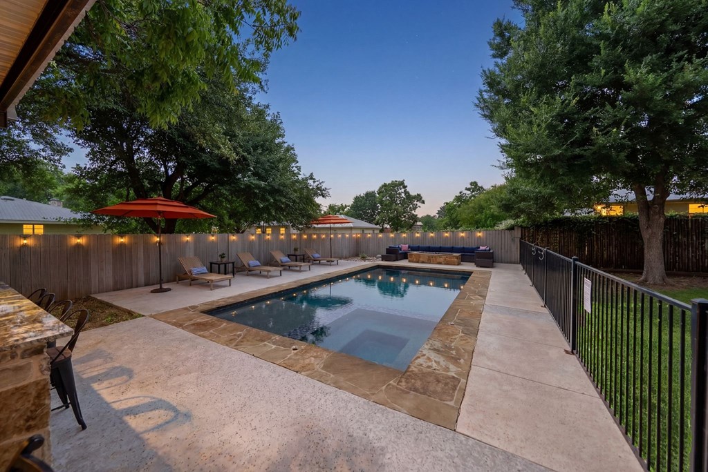Fredericksburg, Texas, 78624, United States, 6 Bedrooms Bedrooms, ,6 BathroomsBathrooms,Residential,For Sale,2048440
