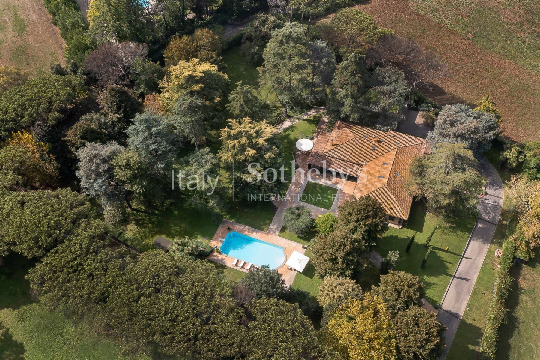  Elegant Roman Villa with Private Park and Pool - 物件實景