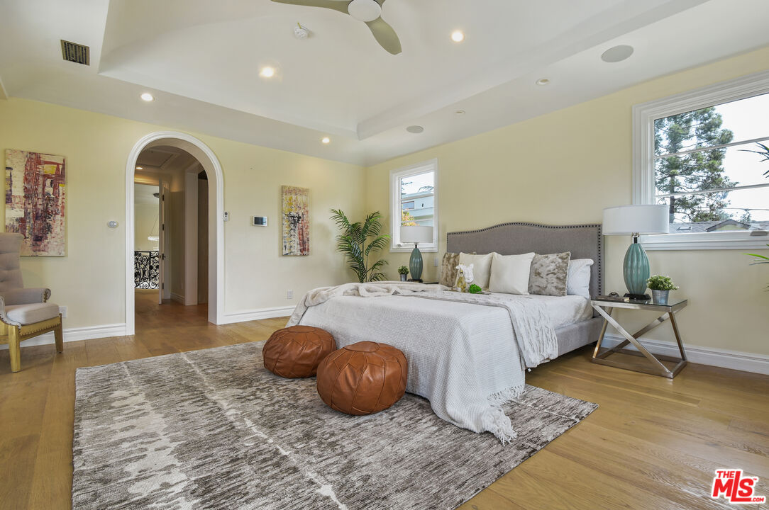 Santa Monica, California, 90402, United States, 5 Bedrooms Bedrooms, ,7 BathroomsBathrooms,Residential,For Sale,1838170
