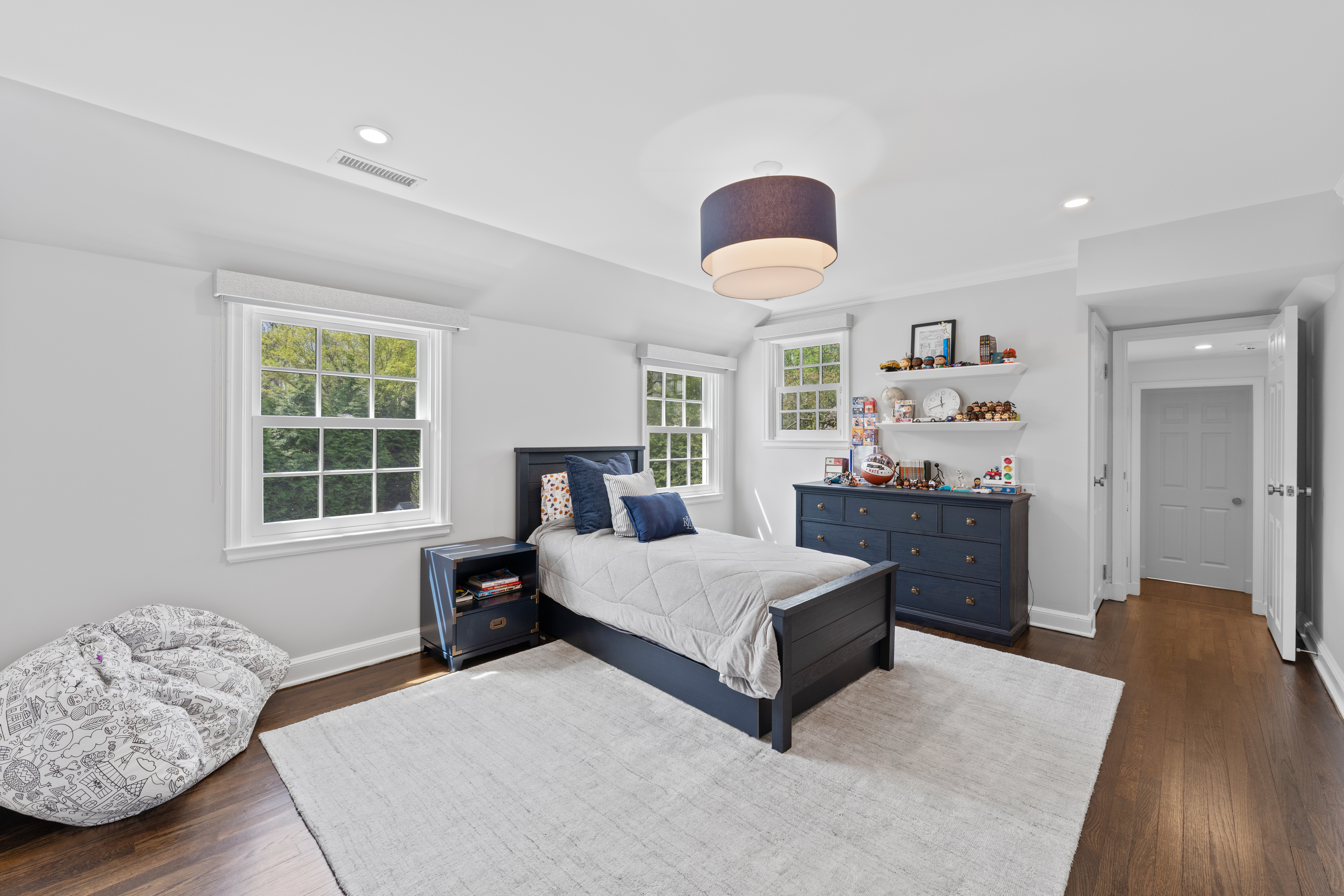  Offering timeless design, refined finishes, and exceptional comfort. - 物件實景