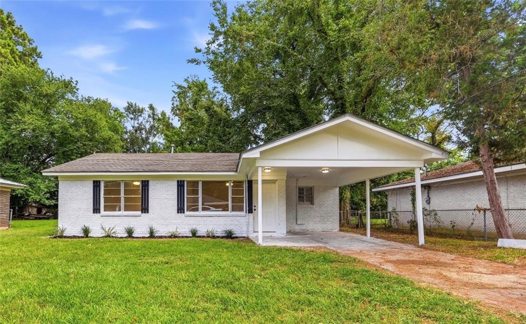 Sallie St, Alexandria, LA 71301