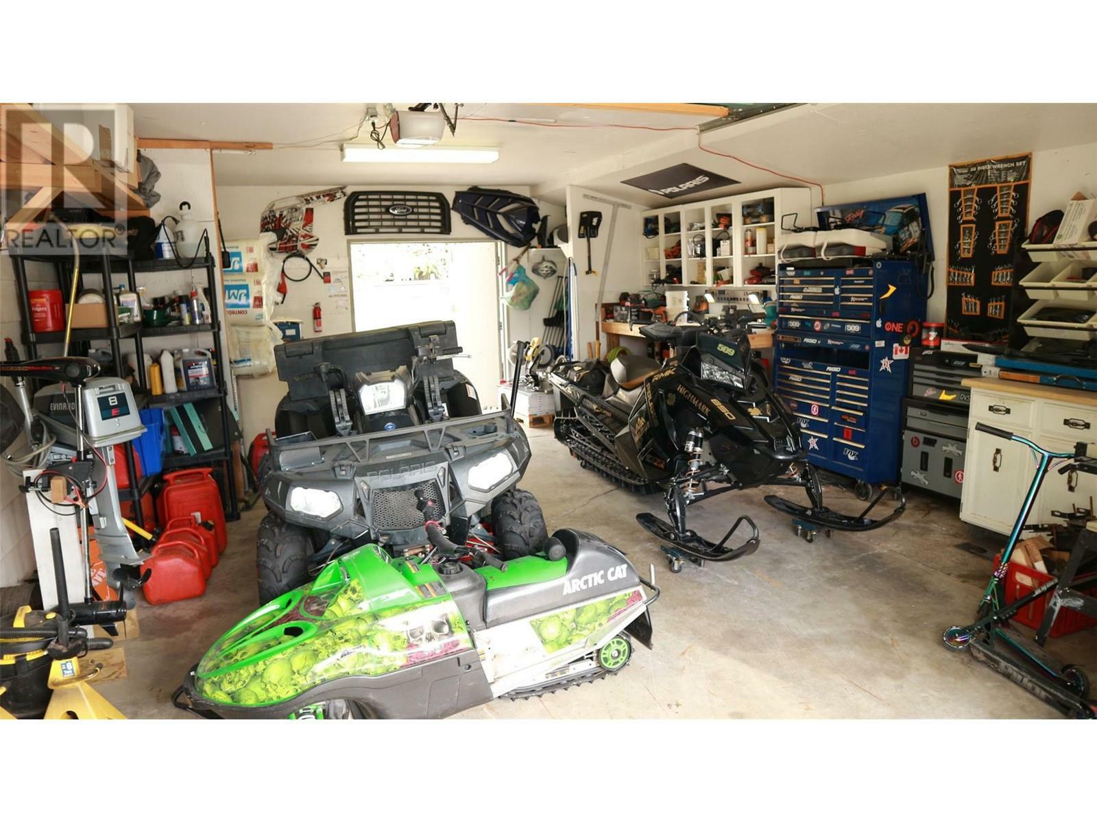 SICAMOUS, British Columbia, V0E 2V1, CA, 5 Bedrooms Bedrooms, ,2 BathroomsBathrooms,Residential,For Sale,1838674