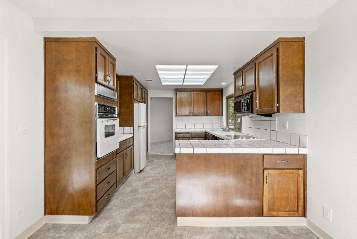 San Jose, California, 95135, United States, 2 Bedrooms Bedrooms, ,2 BathroomsBathrooms,Residential,For Sale,1794492