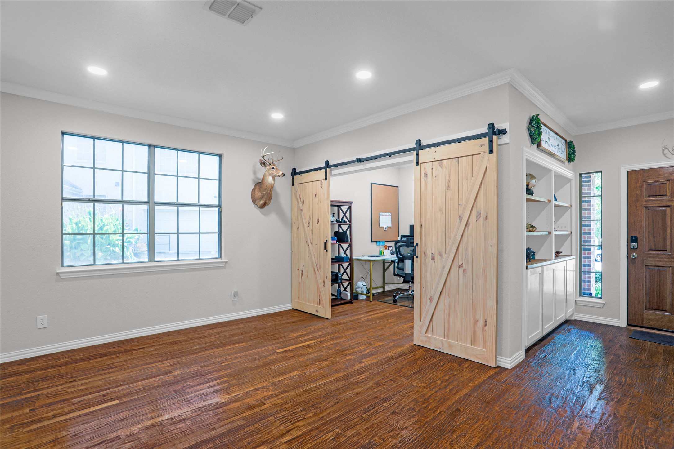 North Richland Hills, Texas, 76180, United States, 5 Bedrooms Bedrooms, ,4 BathroomsBathrooms,Residential,For Sale,1946878