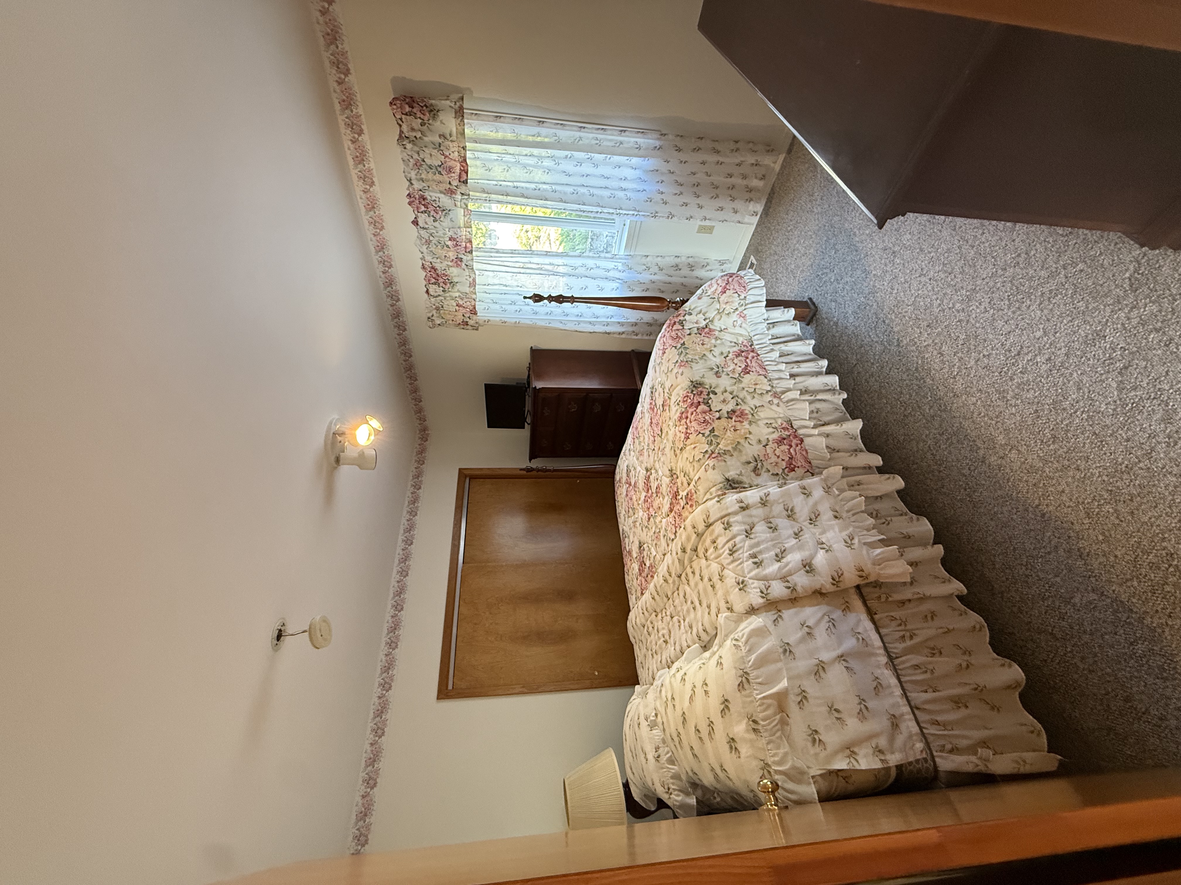 Sagle, Idaho, 83860, United States, 5 Bedrooms Bedrooms, ,4 BathroomsBathrooms,Residential,For Sale,1982064