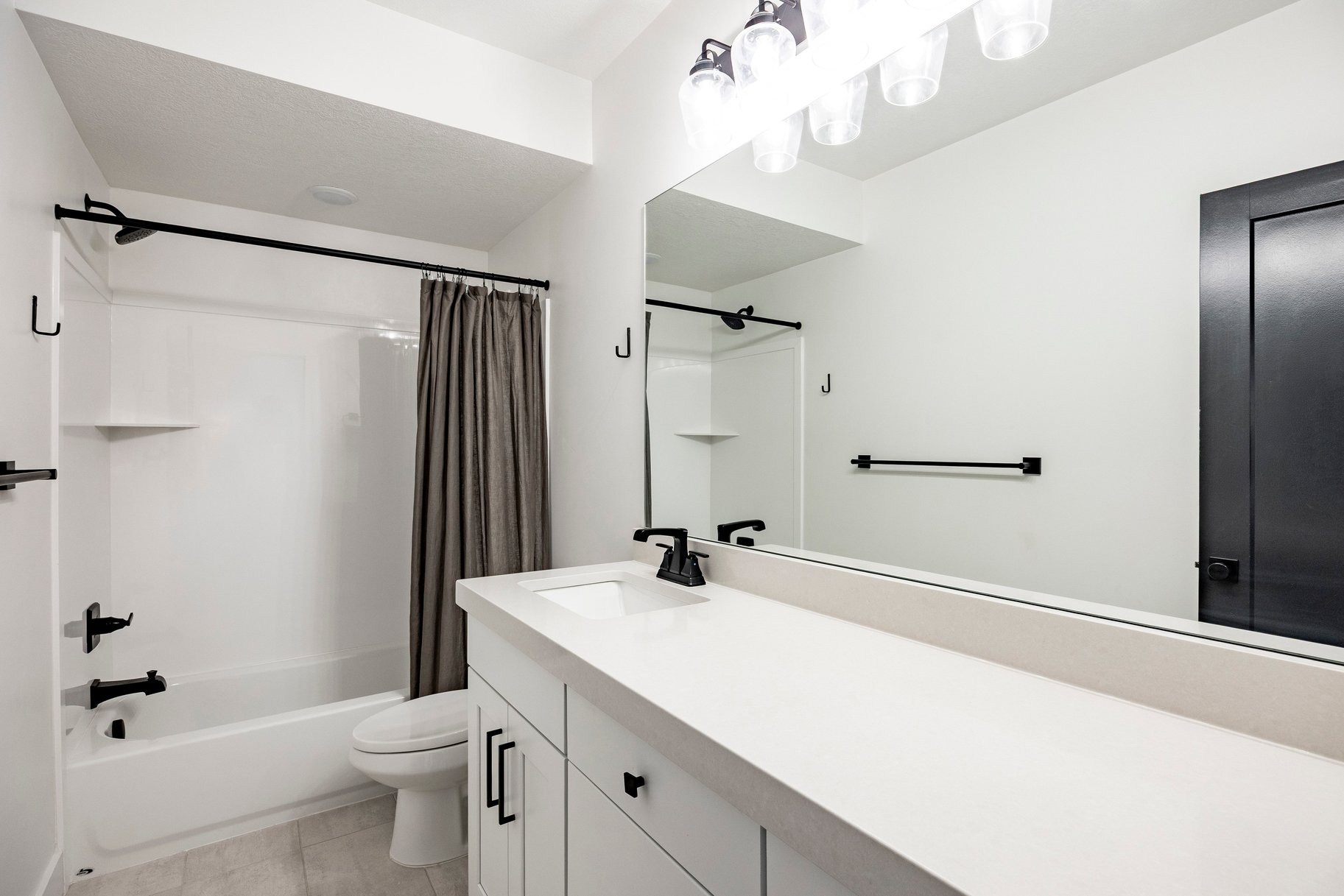  Stylish 2023 Move-In Ready Home  Silver Creek Village - 物件實景