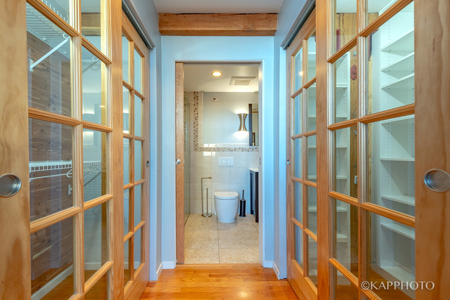 Chicago, Illinois, 60616, United States, 3 Bedrooms Bedrooms, ,2 BathroomsBathrooms,Residential,For Sale,1881294