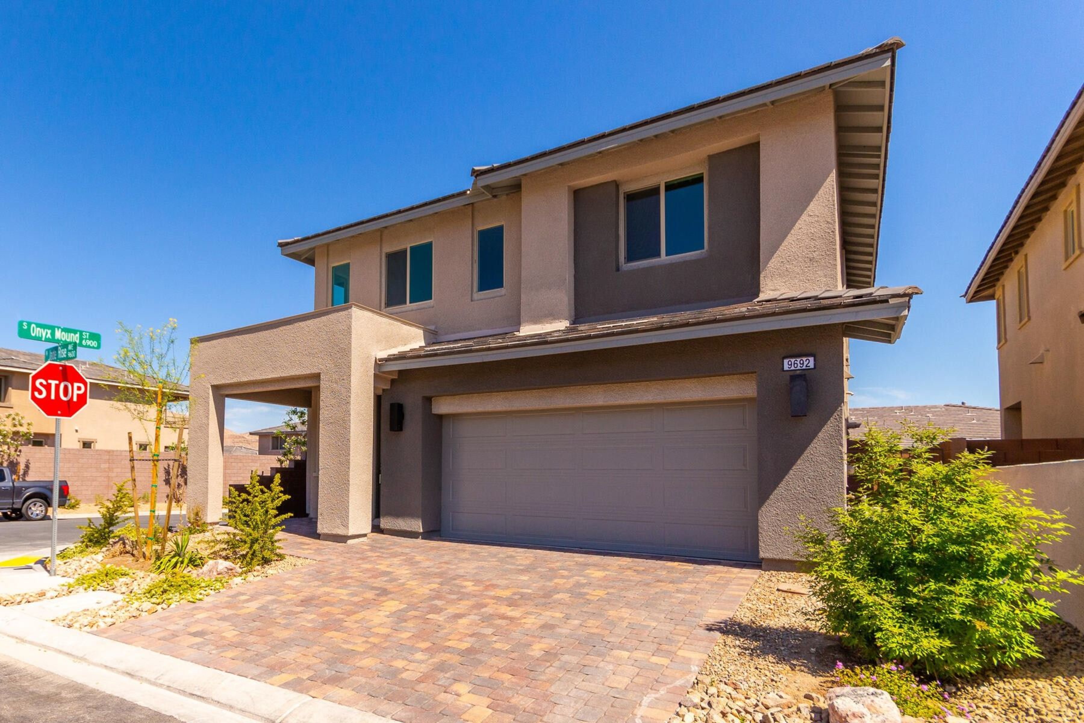  Four bedroom corner lot in very desirable southwest gated community - 物件實景