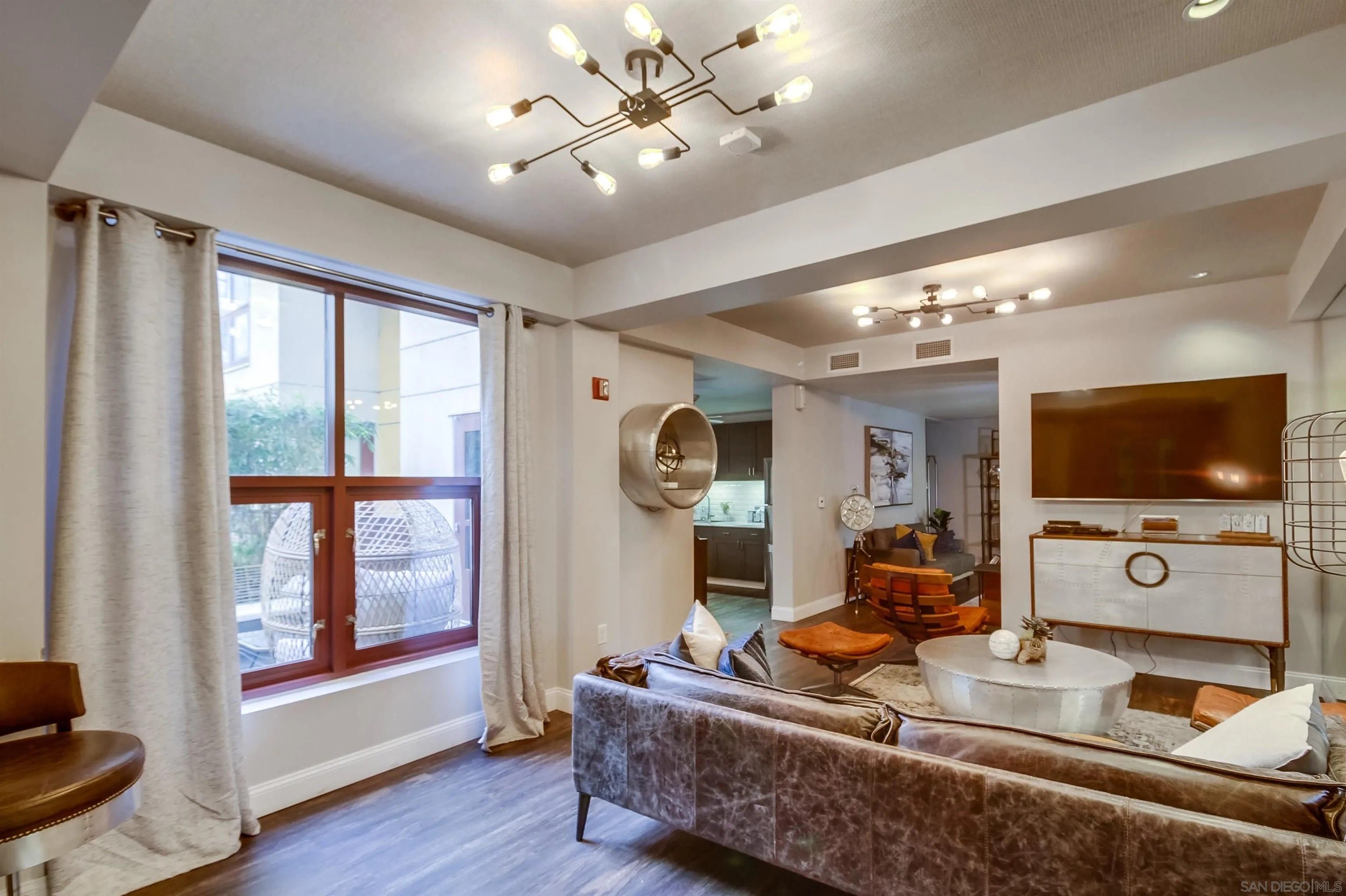 San Diego, California, 92101, United States, 1 Bedroom Bedrooms, ,1 BathroomBathrooms,Residential,For Sale,1962496