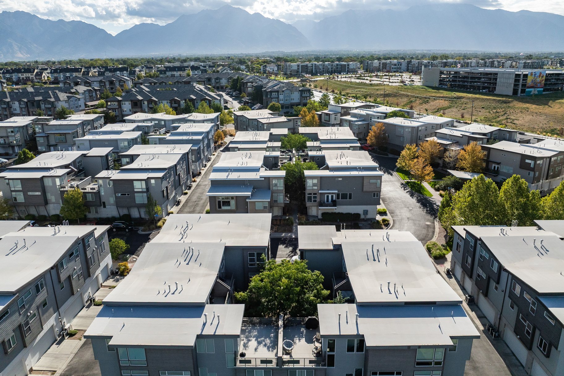  Upgraded & Move-In Ready at Rooftops at 78 Hundred - 物件實景