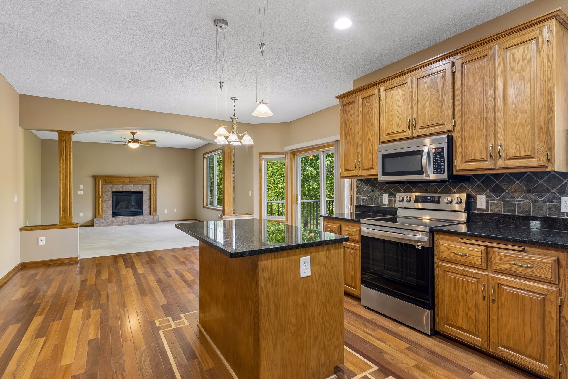  Meticulously Maintained Executive Home Near Parks and Trails - 物件實景