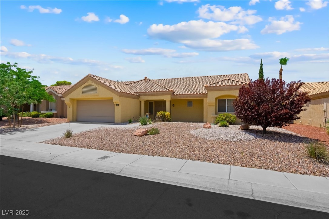 Las Vegas, Nevada, 89134, United States, 2 Bedrooms Bedrooms, ,2 BathroomsBathrooms,Residential,For Sale,1896521