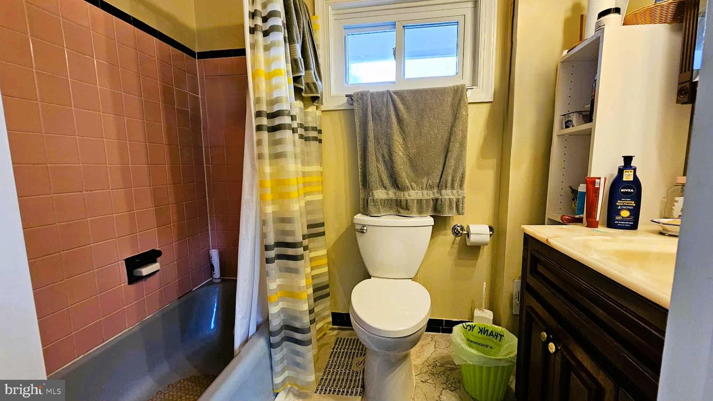 Annandale, Virginia, 22003, United States, 4 Bedrooms Bedrooms, ,3 BathroomsBathrooms,Residential,For Sale,1866164
