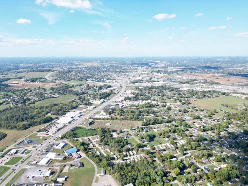 Somerset, Kentucky, 42501, United States, 5 Bedrooms Bedrooms, ,5 BathroomsBathrooms,Residential,For Sale,1975383
