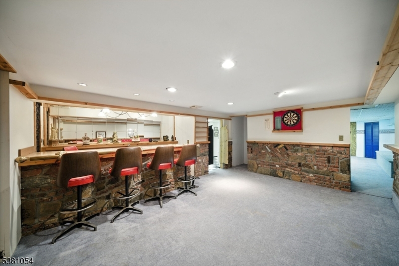 Parsippany-Troy Hills Twp., New Jersey, 07005, United States, 3 Bedrooms Bedrooms, ,2 BathroomsBathrooms,Residential,For Sale,1934343