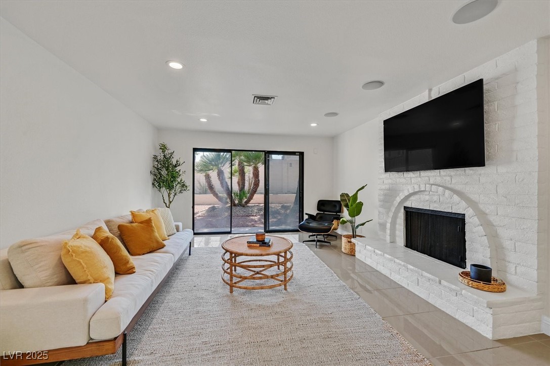 Las Vegas, Nevada, 89102, United States, 3 Bedrooms Bedrooms, ,2 BathroomsBathrooms,Residential,For Sale,1940412