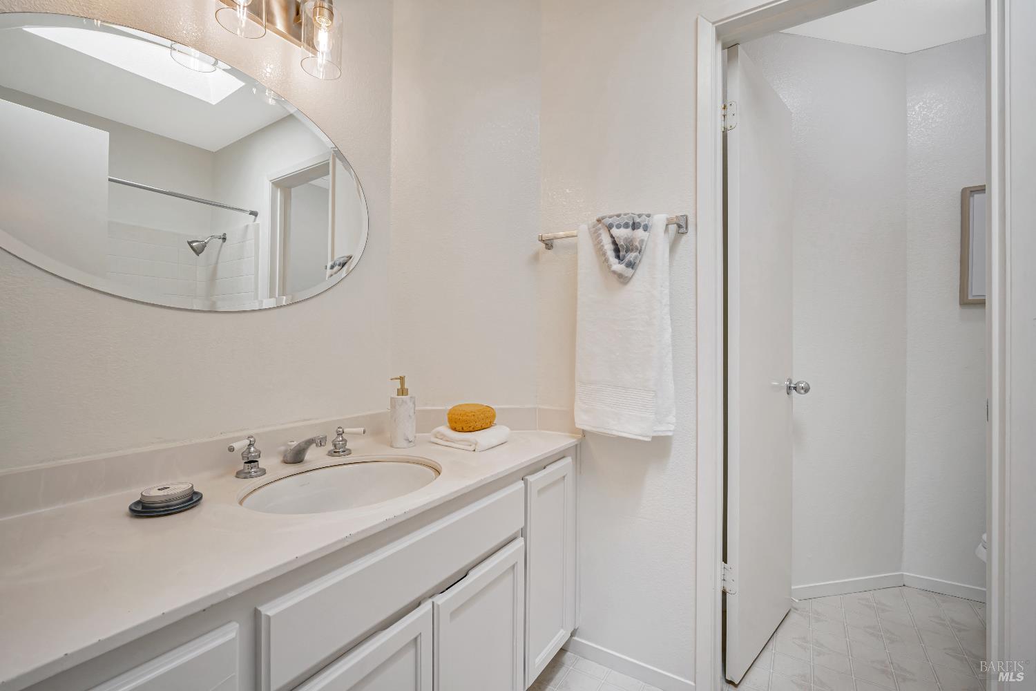 Windsor, California, 95492, United States, 3 Bedrooms Bedrooms, ,3 BathroomsBathrooms,Residential,For Sale,1925439