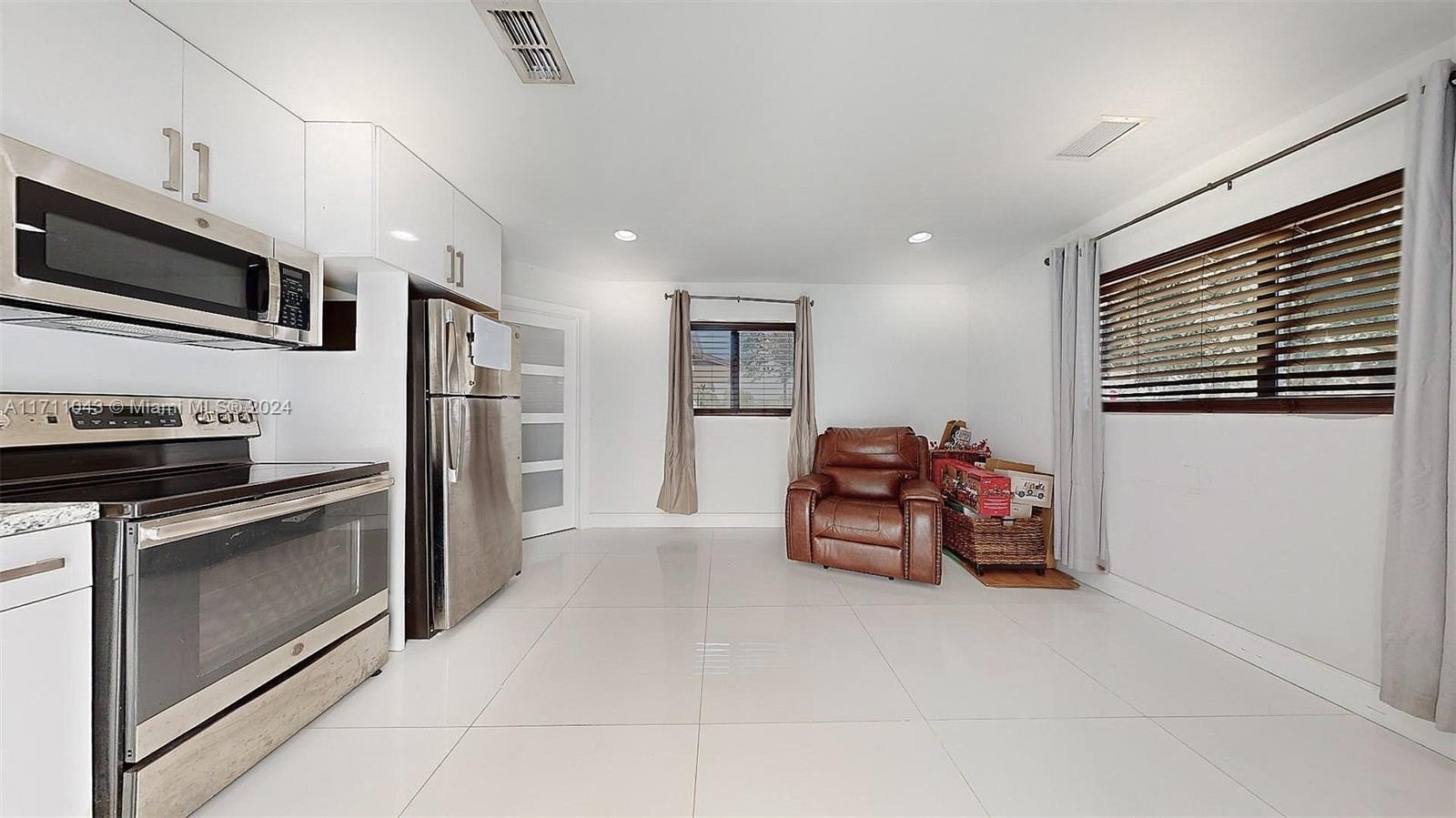 Homestead, Florida, 33031, United States, 3 Bedrooms Bedrooms, ,2 BathroomsBathrooms,Residential,For Sale,1983356