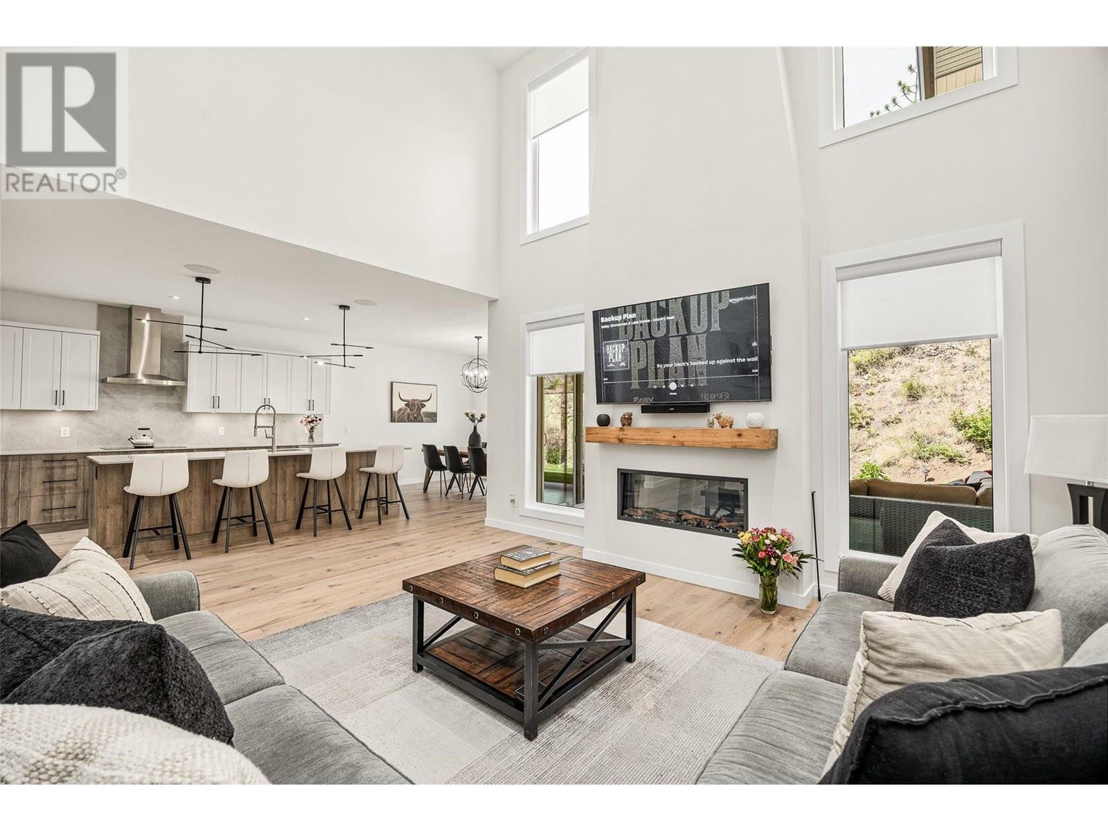 KELOWNA, British Columbia, V1V 0C9, CA, 5 Bedrooms Bedrooms, ,4 BathroomsBathrooms,Residential,For Sale,1875451