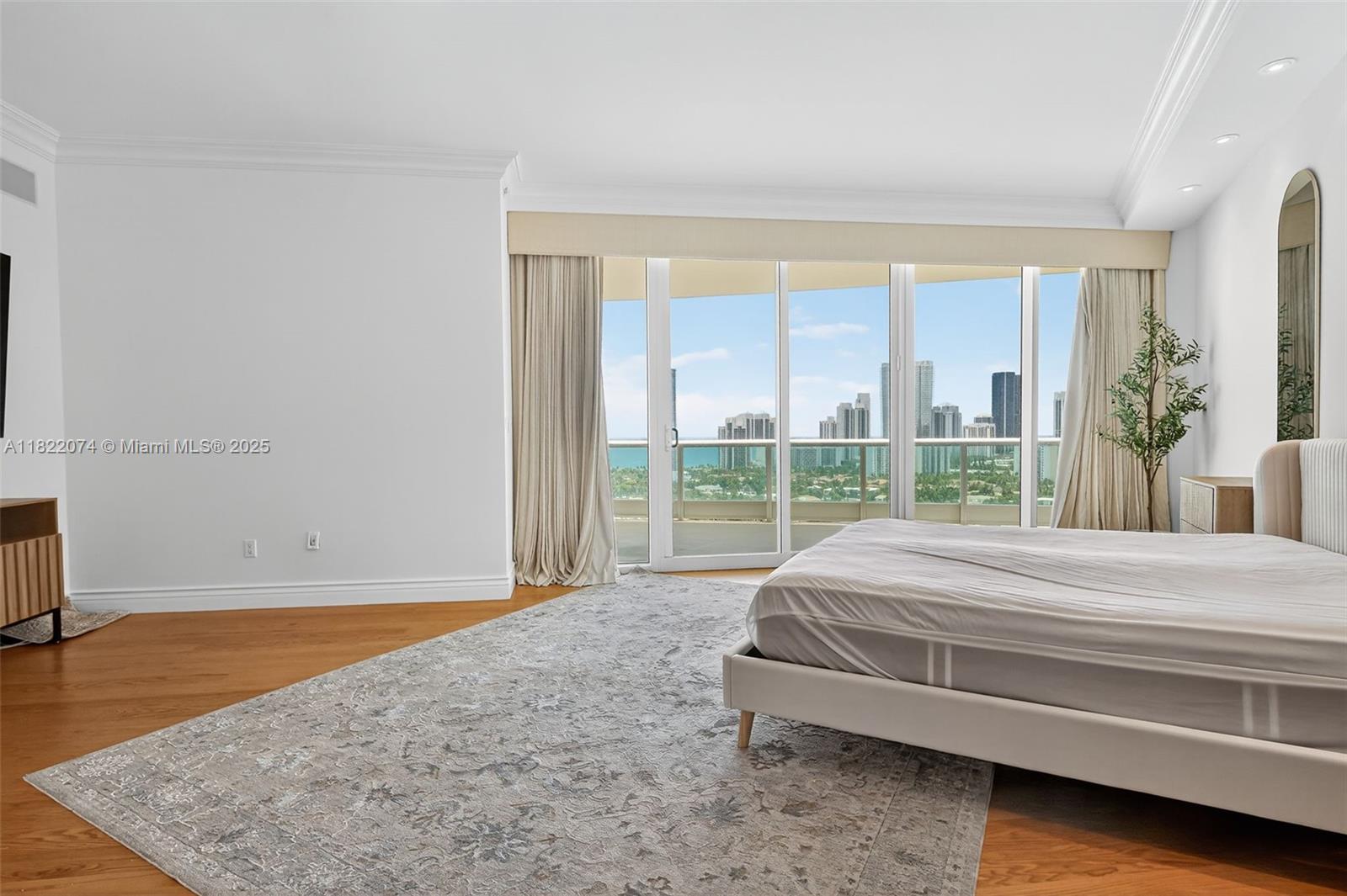 Aventura, Florida, 33180, United States, 4 Bedrooms Bedrooms, ,7 BathroomsBathrooms,Residential,For Sale,1890207