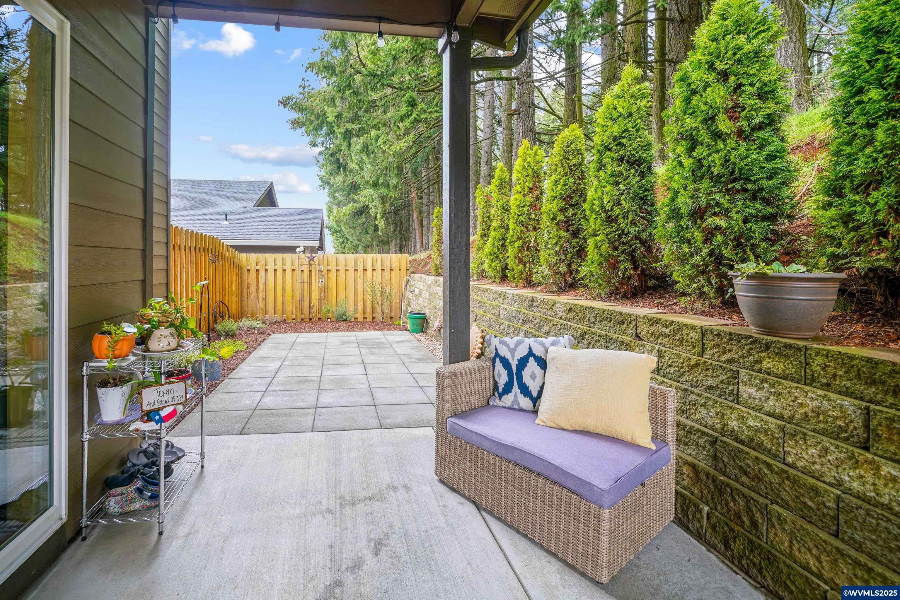 Salem, Oregon, 97306, United States, 3 Bedrooms Bedrooms, ,3 BathroomsBathrooms,Residential,For Sale,1891858