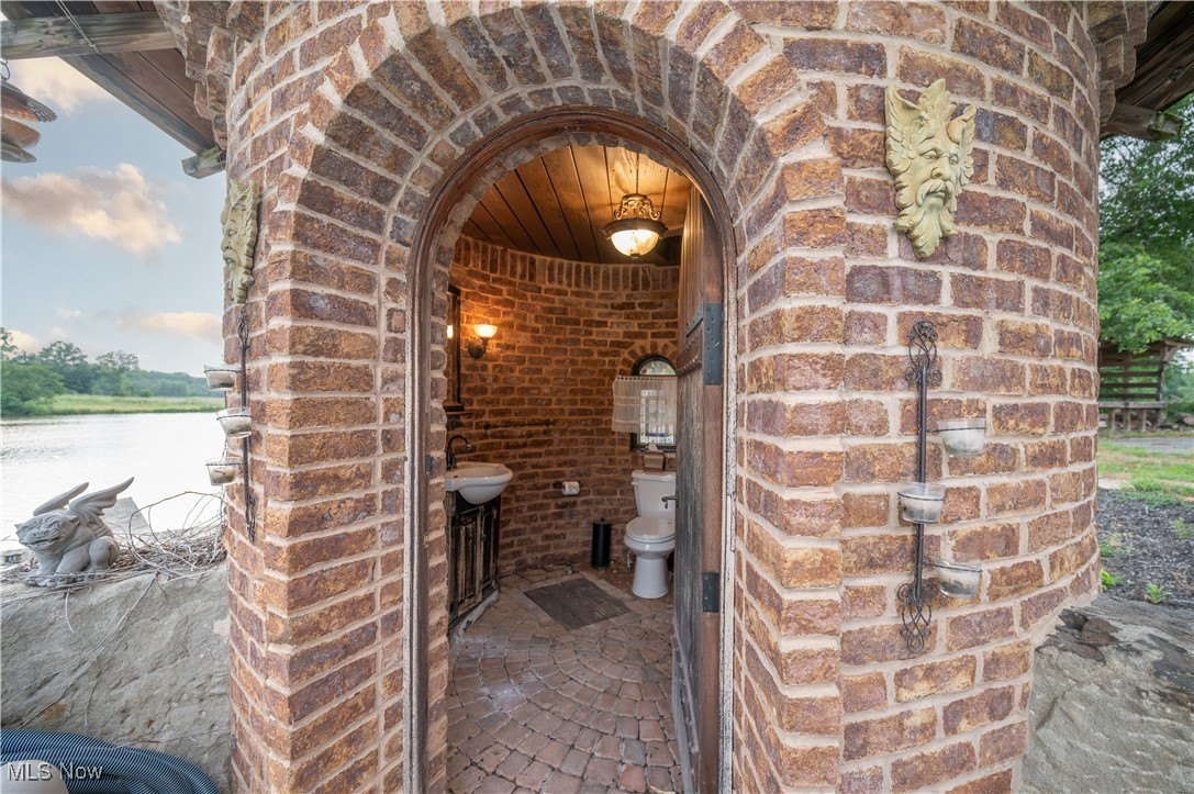 Diamond, Ohio, 44412, United States, 5 Bedrooms Bedrooms, ,5 BathroomsBathrooms,Residential,For Sale,1983781