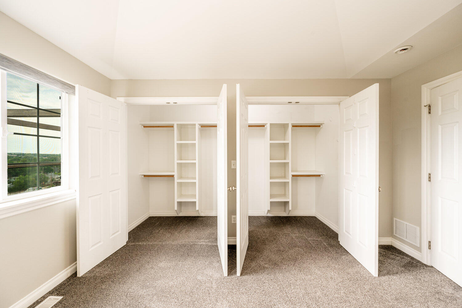 Sheridan, Wyoming, 82801, United States, 3 Bedrooms Bedrooms, ,3 BathroomsBathrooms,Residential,For Sale,1885814