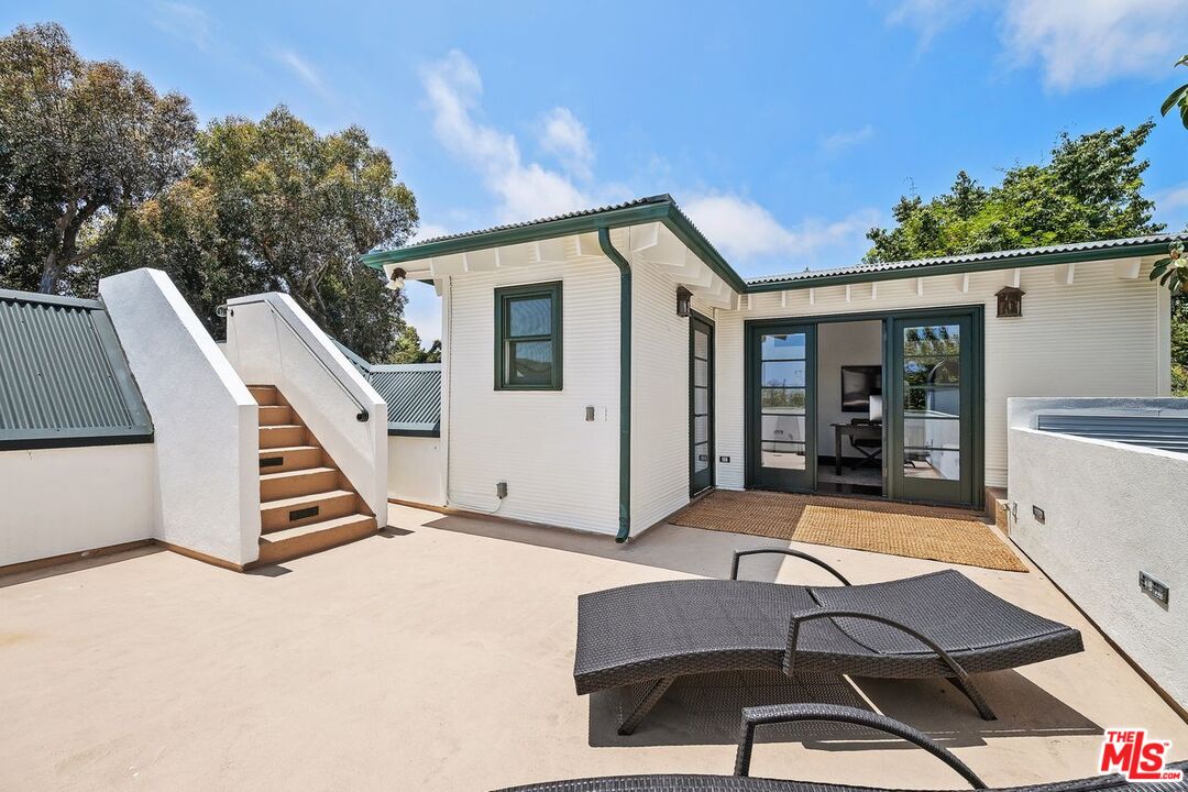 Malibu, California, 90265, United States, 8 Bedrooms Bedrooms, ,9 BathroomsBathrooms,Residential,For Sale,1847980