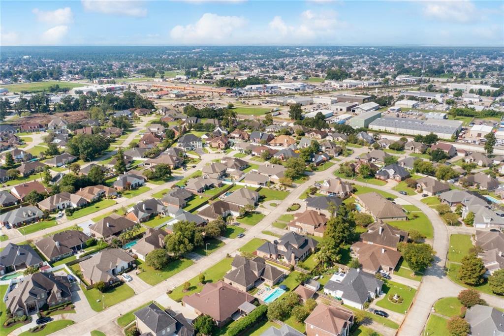 Harvey, Louisiana, 70058, United States, 4 Bedrooms Bedrooms, ,4 BathroomsBathrooms,Residential,For Sale,1919980