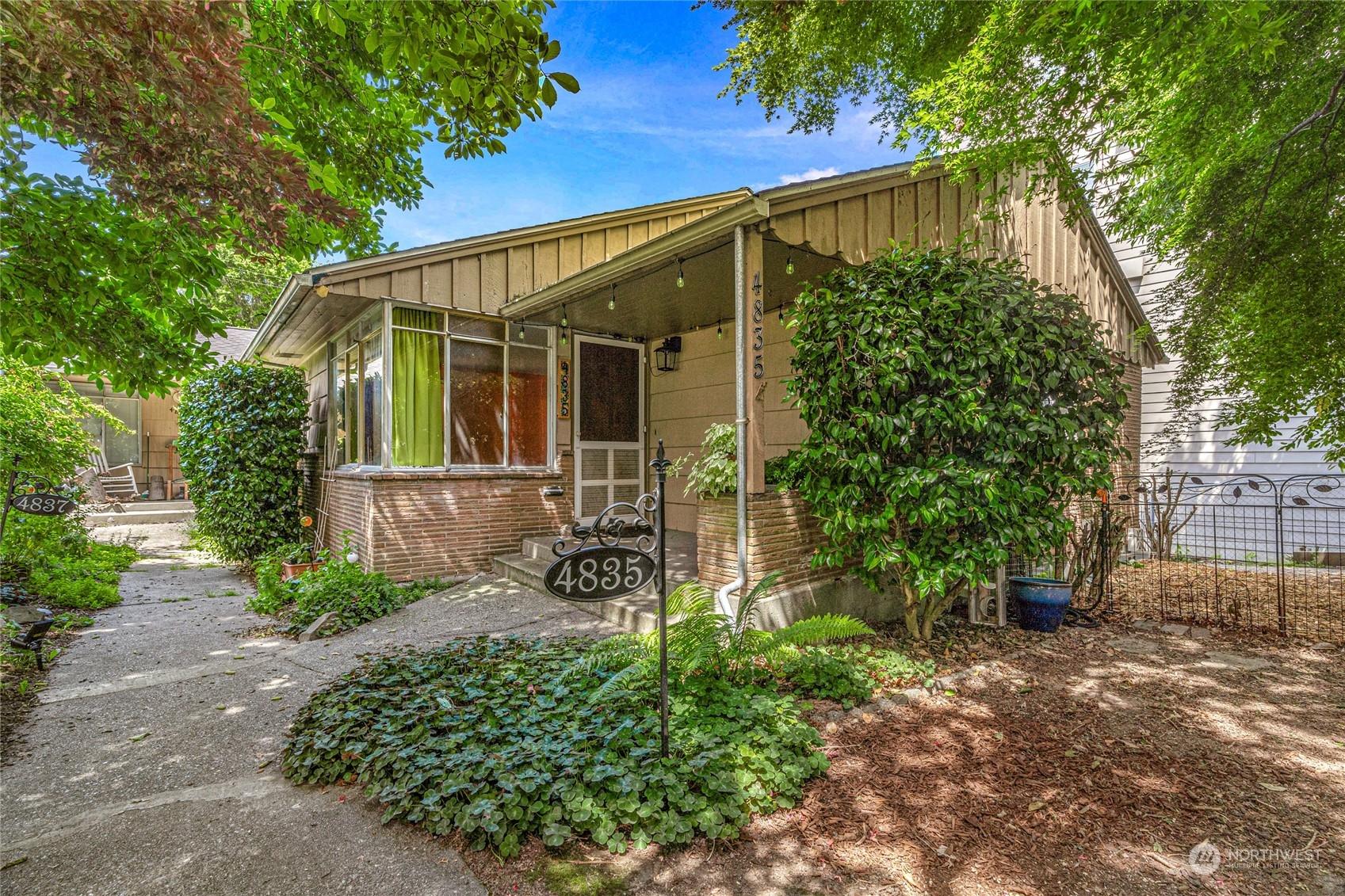 4835 FAUNTLEROY WAY SW, SEATTLE, Washington, 98116, United States, ,Residential,For Sale,4835 FAUNTLEROY WAY SW,1620491
