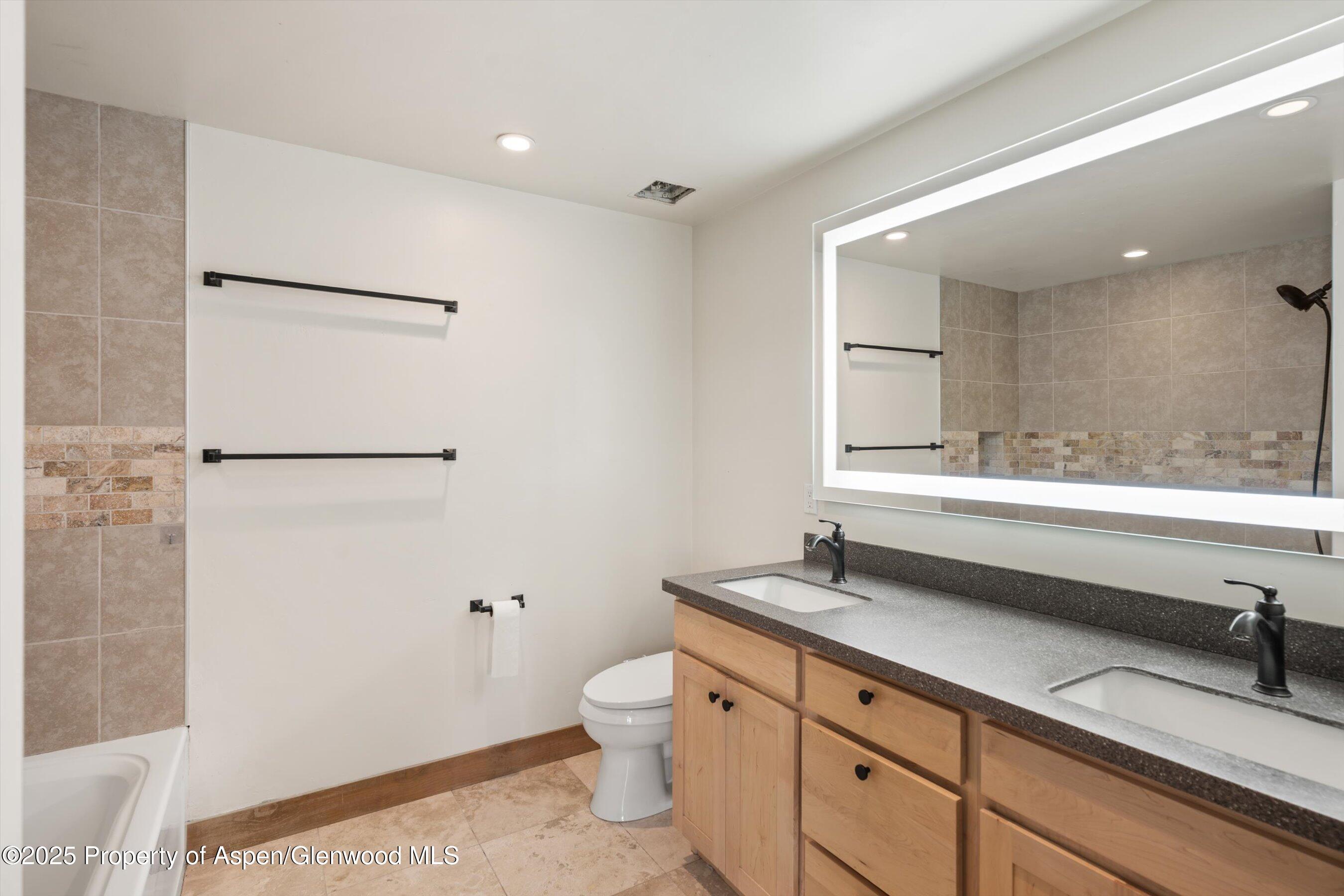 Glenwood Springs, Colorado, 81601, United States, 4 Bedrooms Bedrooms, ,3 BathroomsBathrooms,Residential,For Sale,2000714