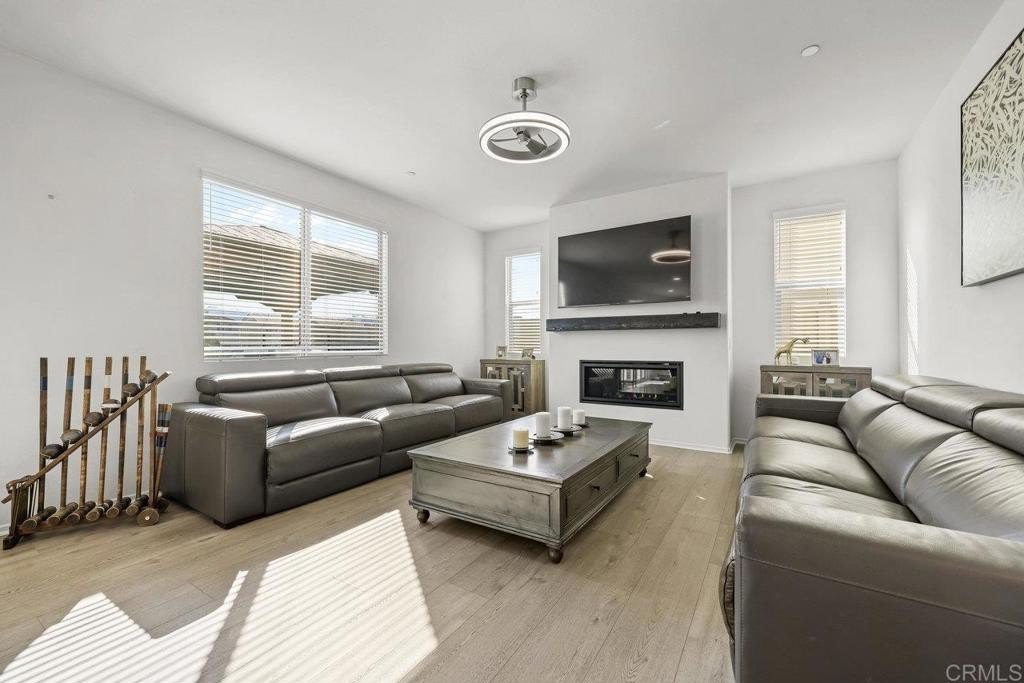 Valley Center, California, 92082, United States, 5 Bedrooms Bedrooms, ,4 BathroomsBathrooms,Residential,For Sale,1950839