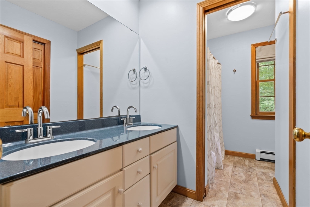 Princeton, Massachusetts, 01541, United States, 4 Bedrooms Bedrooms, ,4 BathroomsBathrooms,Residential,For Sale,2005212