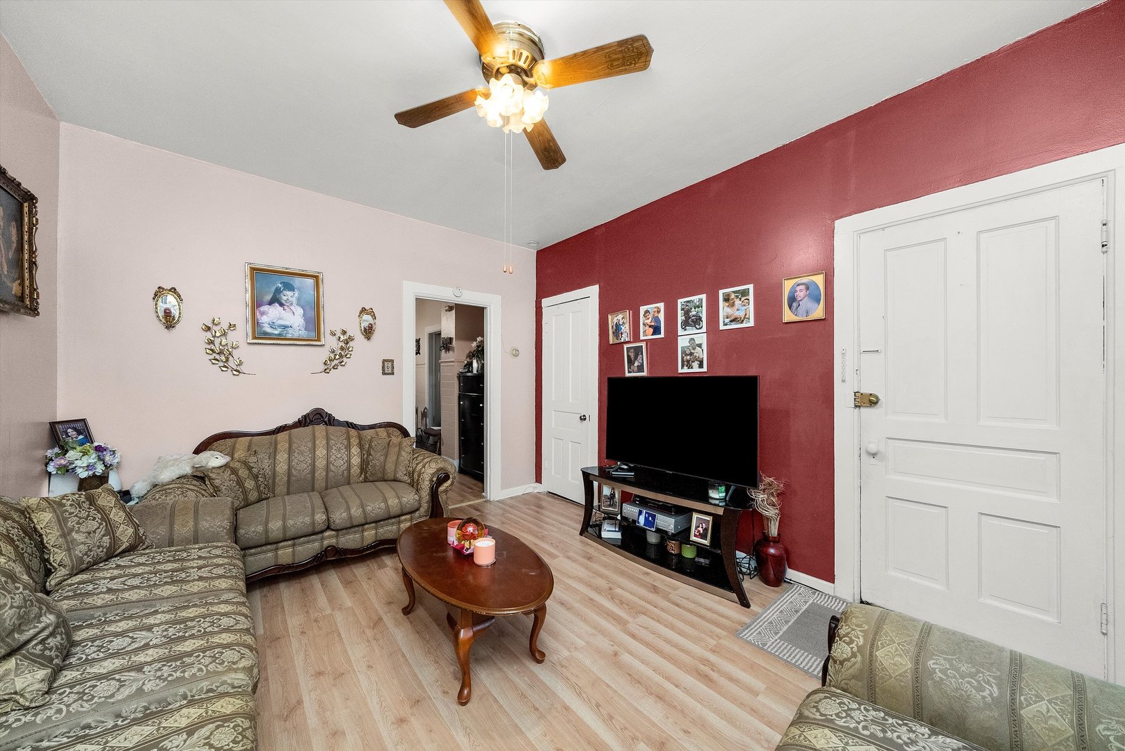 Chicago, Illinois, 60614, United States, 5 Bedrooms Bedrooms, ,Residential,For Sale,1991933