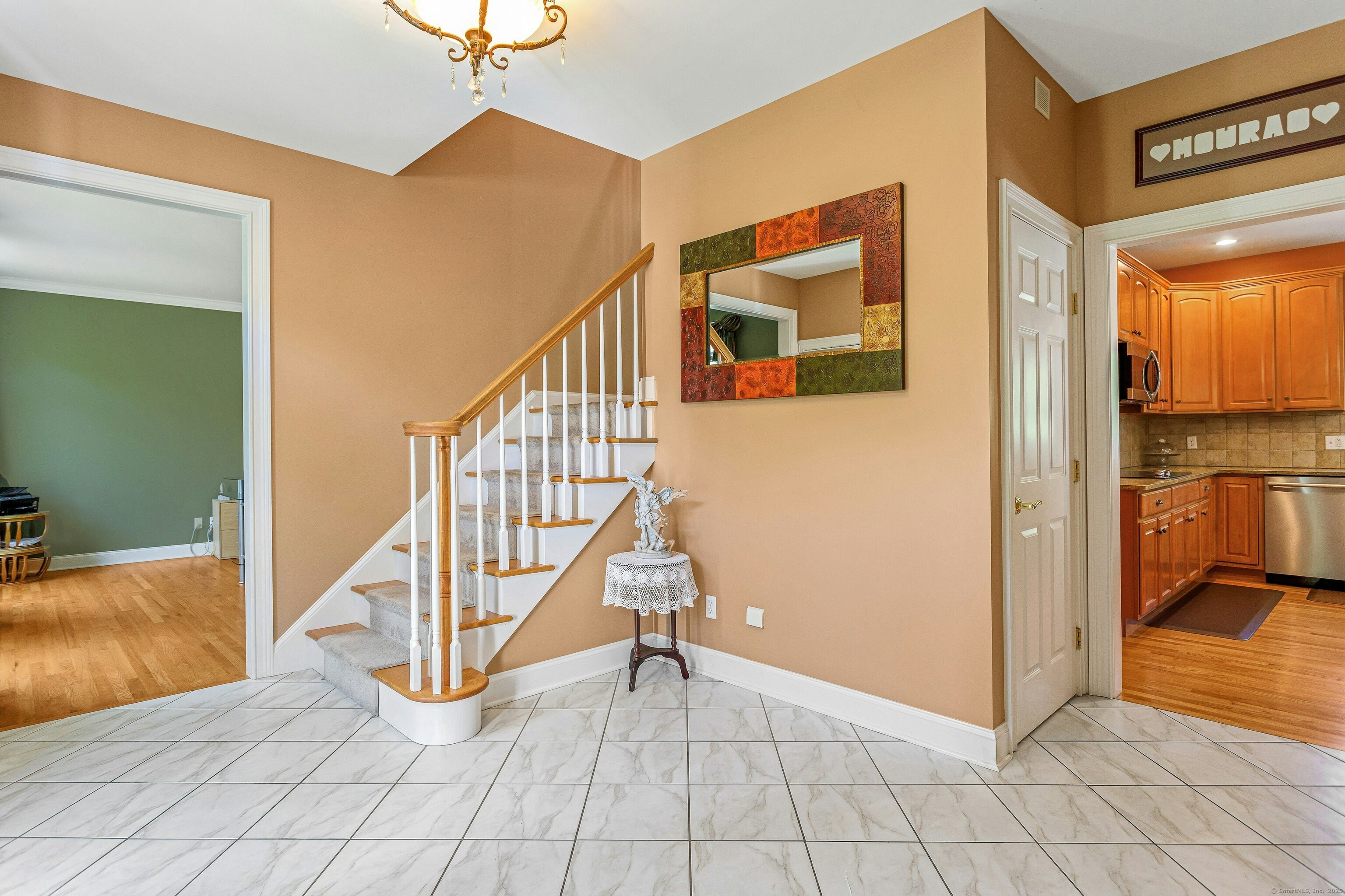 Shelton, Connecticut, 06484, United States, 3 Bedrooms Bedrooms, ,3 BathroomsBathrooms,Residential,For Sale,1875450