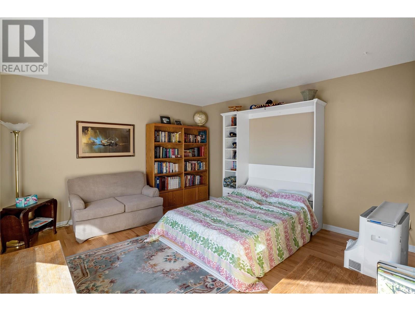 KELOWNA, British Columbia, V1V 2C3, CA, 5 Bedrooms Bedrooms, ,2 BathroomsBathrooms,Residential,For Sale,1911113