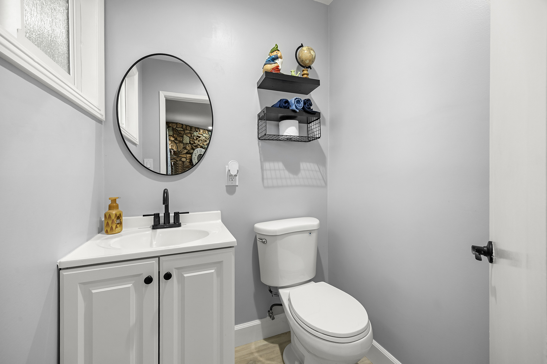 Fullerton, California, 92831, United States, 2 Bedrooms Bedrooms, ,1 BathroomBathrooms,Residential,For Sale,2002519