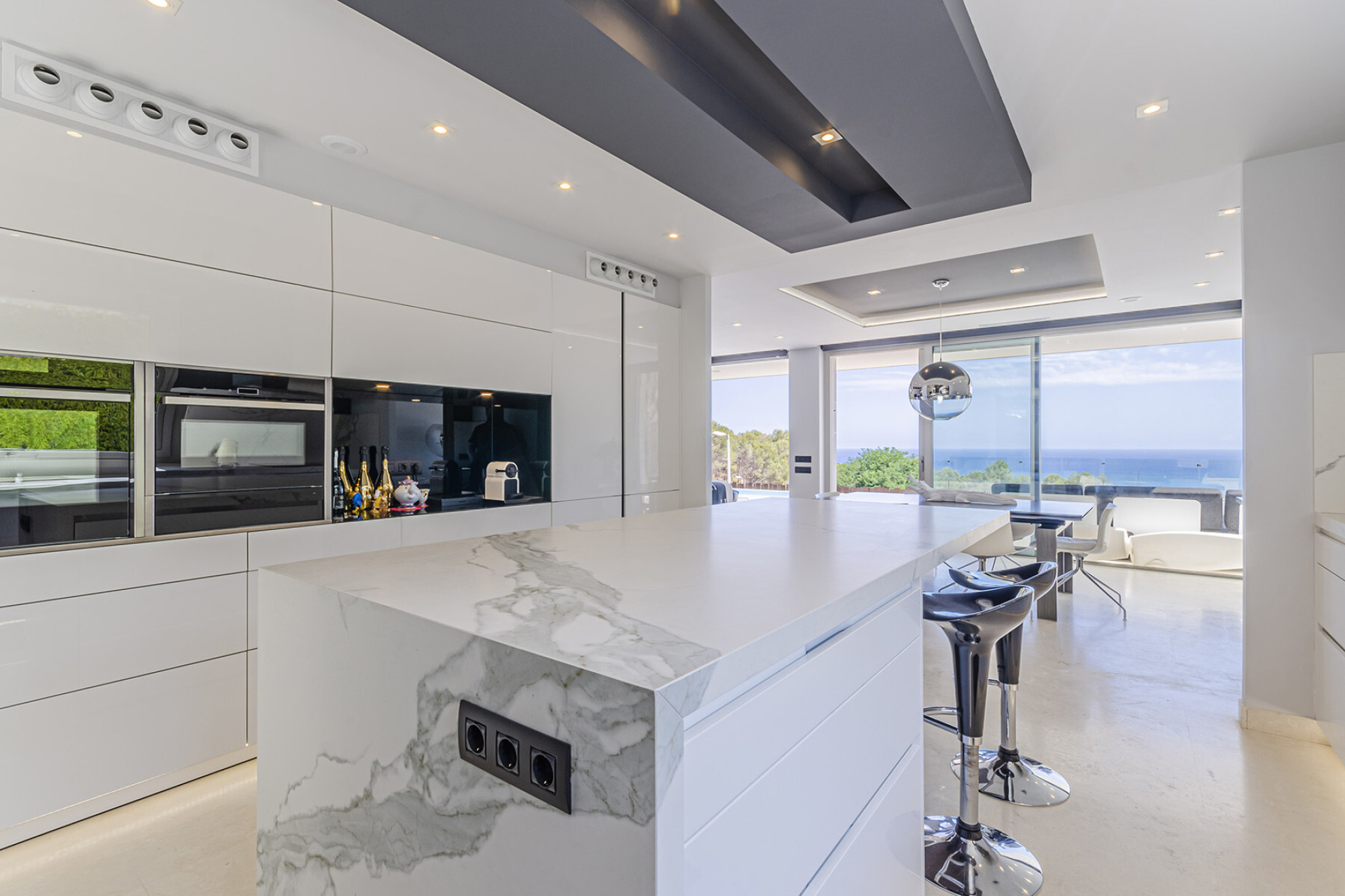  Modern villa with extraordinary ocean, golf and city views - 物件實景