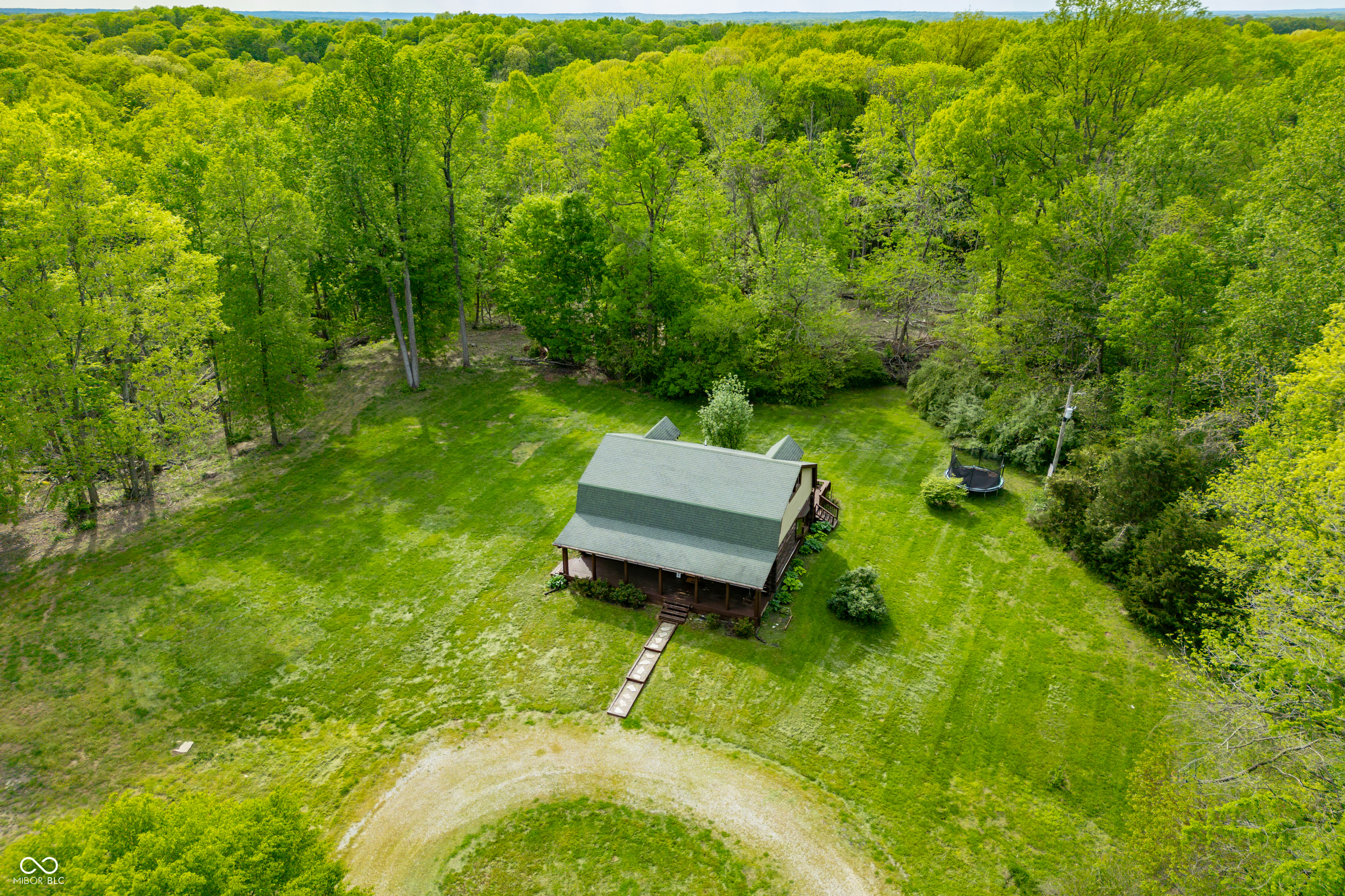 Trafalgar, Indiana, 46181, United States, 3 Bedrooms Bedrooms, ,4 BathroomsBathrooms,Residential,For Sale,1928736