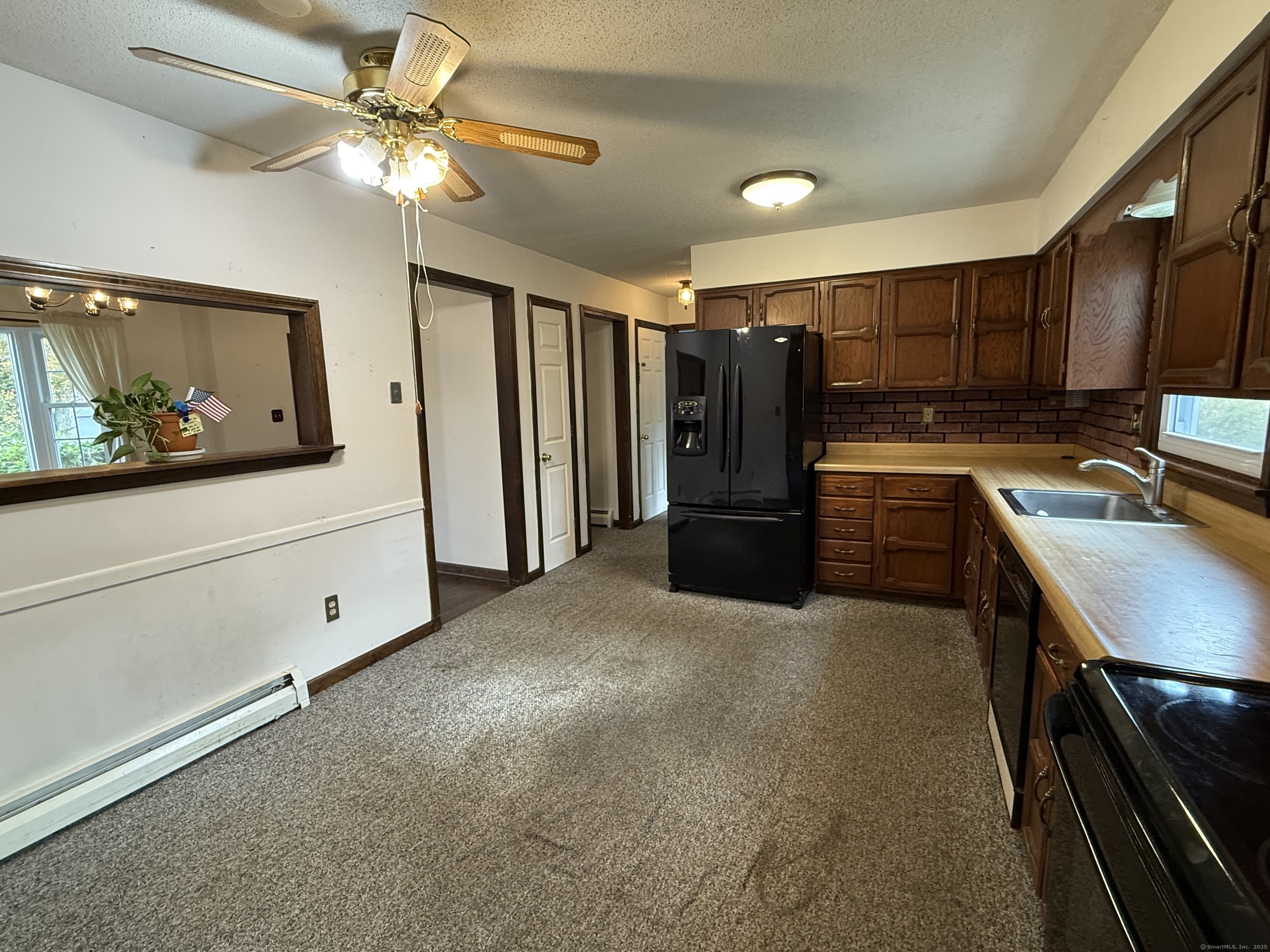 Waterford, Connecticut, 06385, United States, 3 Bedrooms Bedrooms, ,3 BathroomsBathrooms,Residential,For Sale,1970743