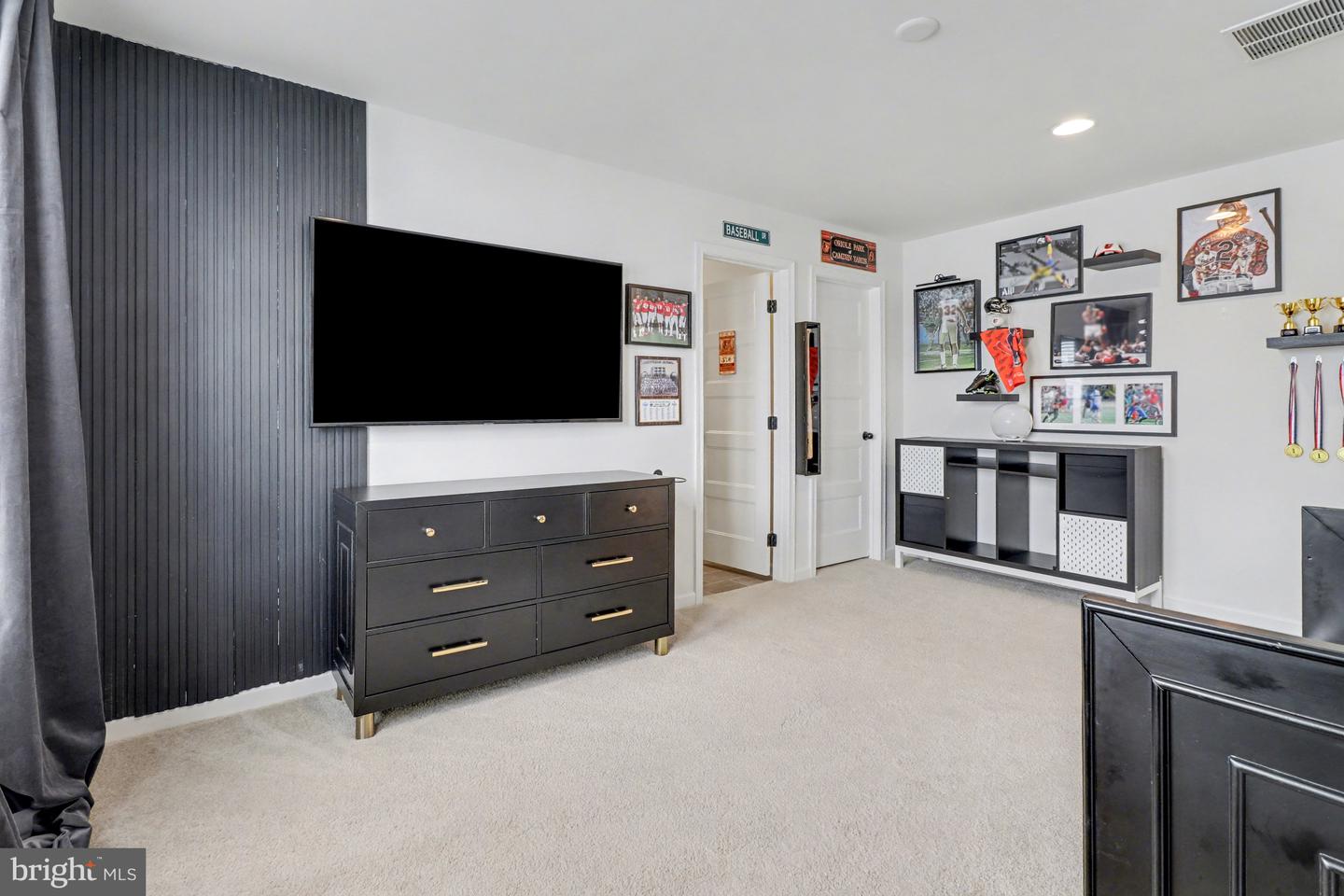 York, Pennsylvania, 17403, United States, 5 Bedrooms Bedrooms, ,6 BathroomsBathrooms,Residential,For Sale,2003251